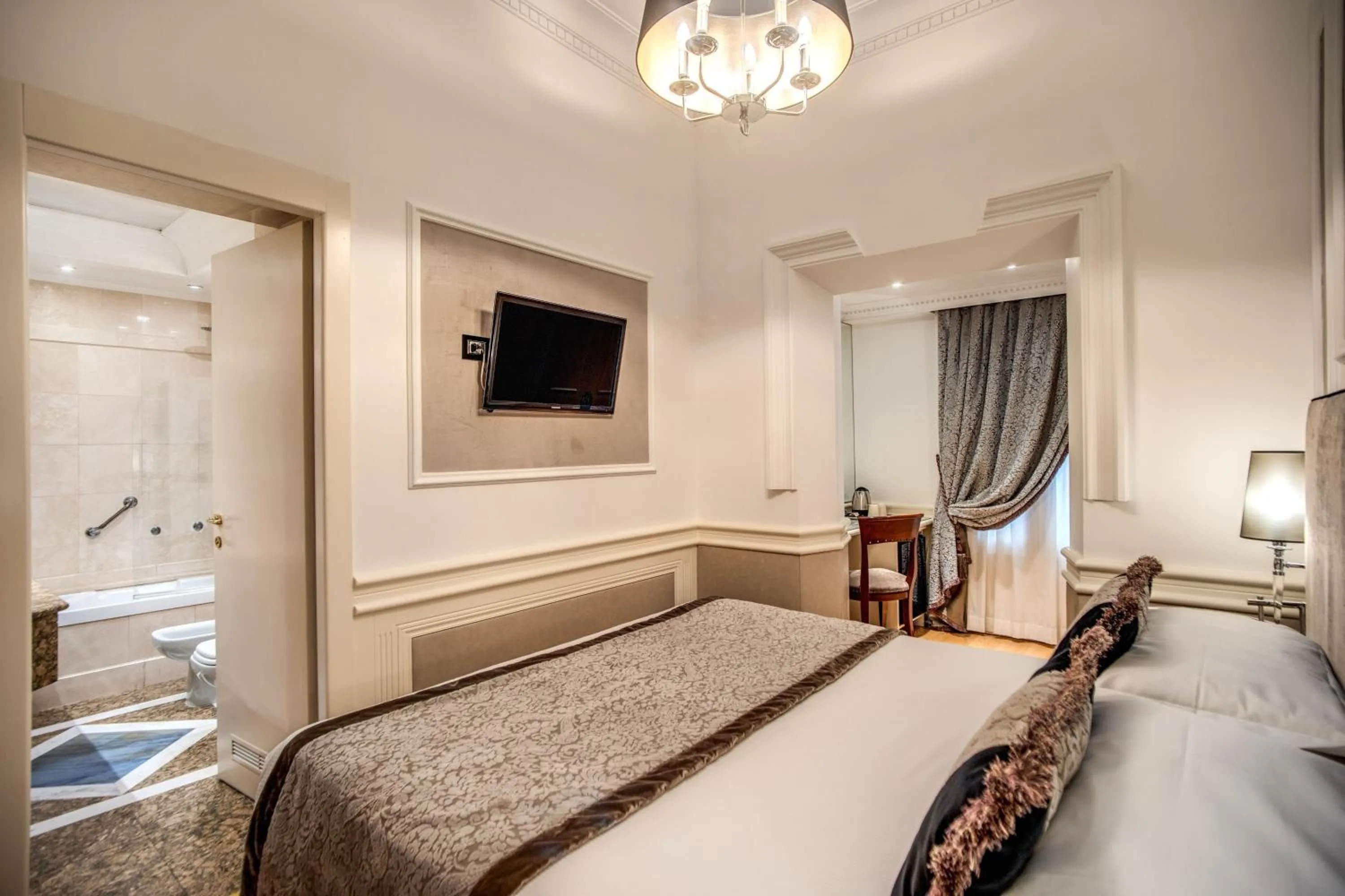 Bed in The Britannia Hotel