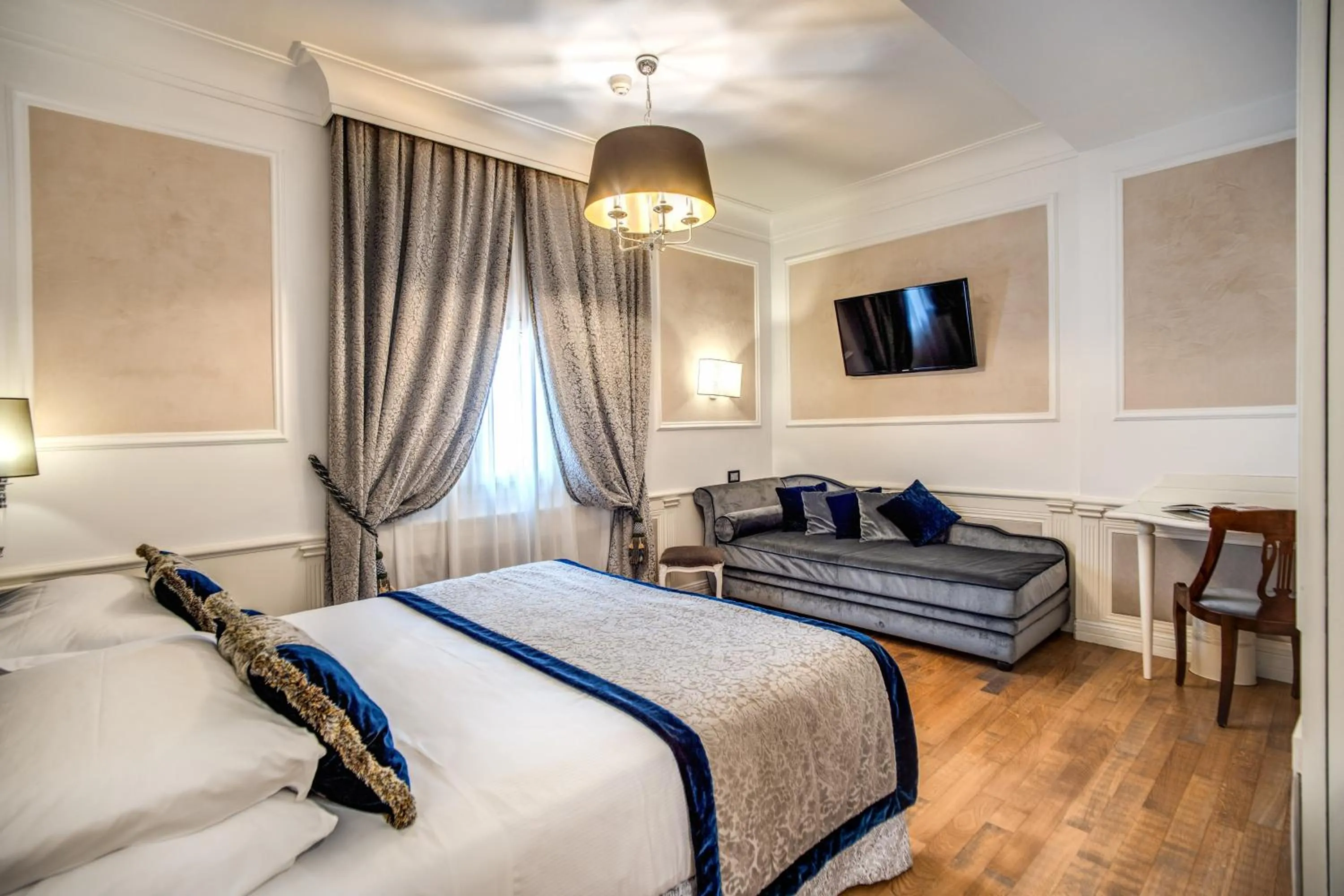 Bed in The Britannia Hotel