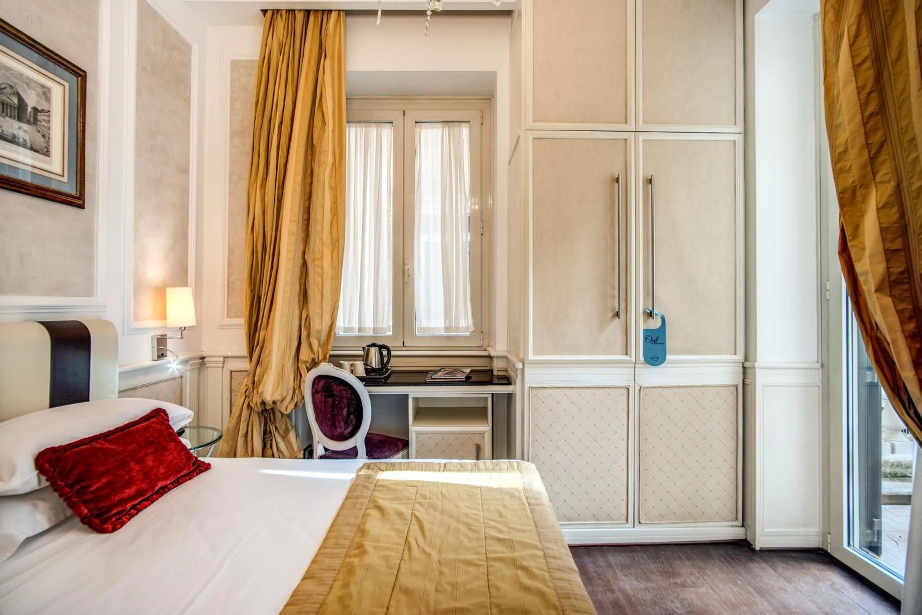 Bed in The Britannia Hotel