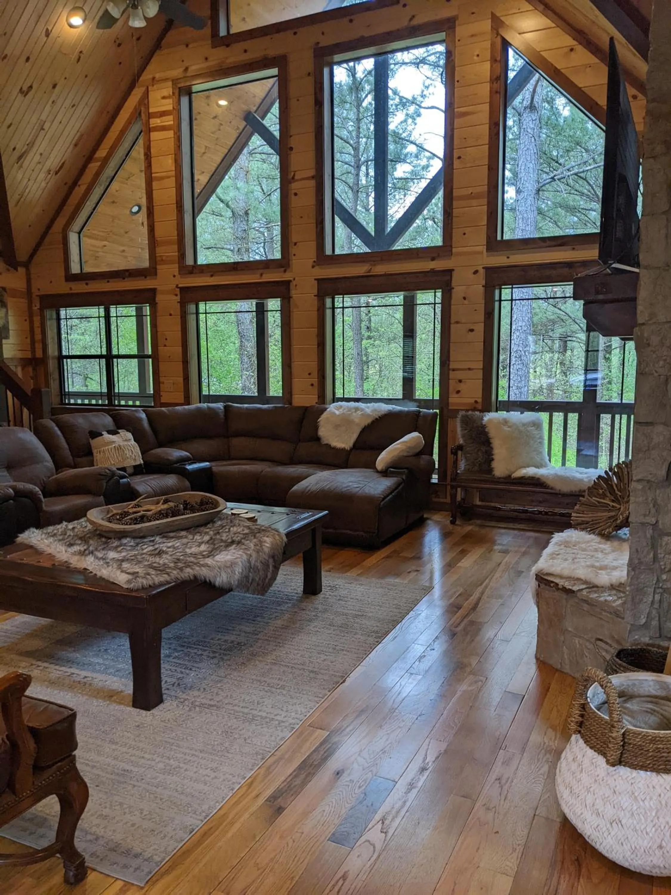 Living room in Stone Mountain Lodge 5000sqft 6 Bed Game Room Pool Table Hot Tub