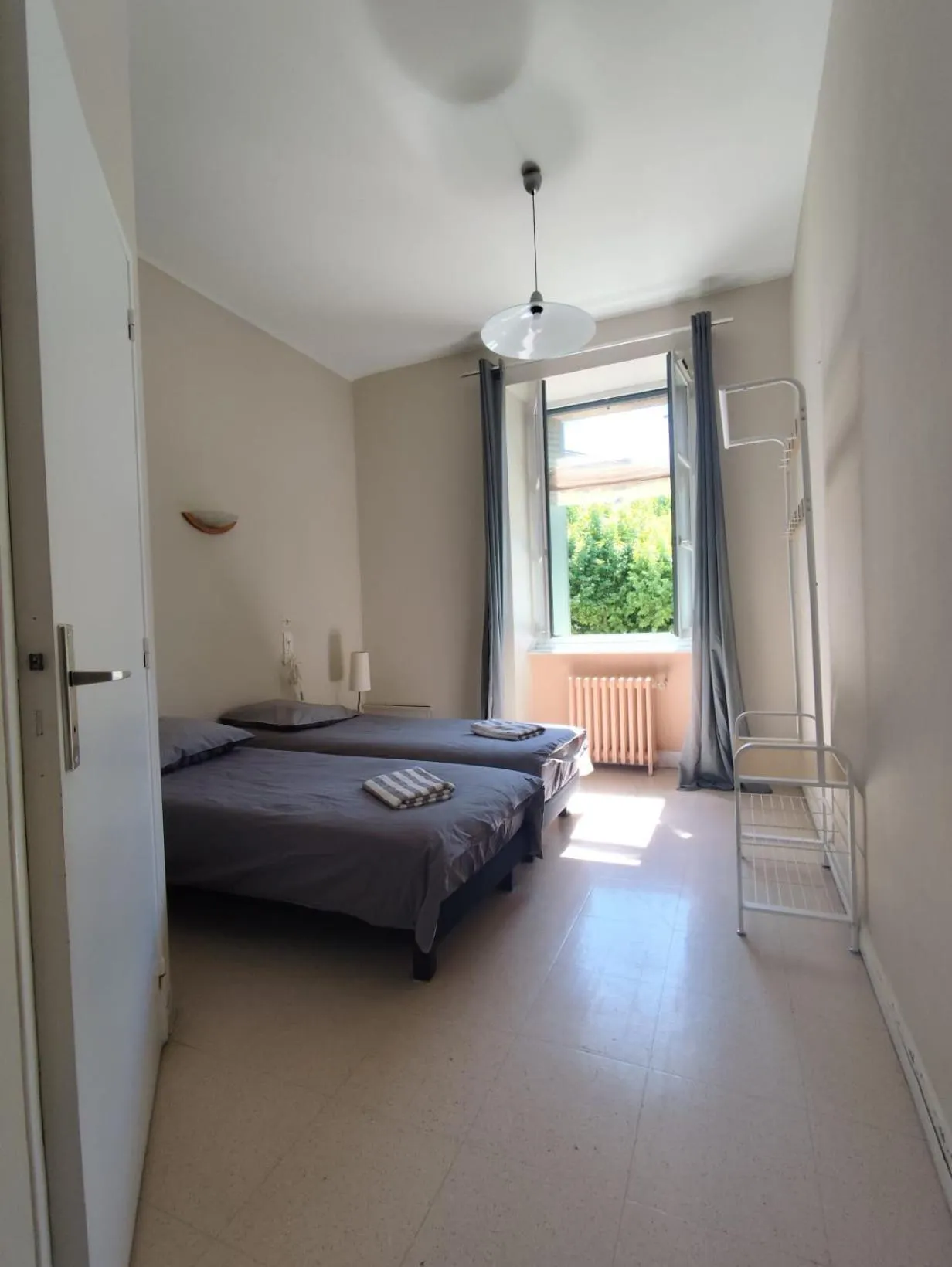 Photo of the whole room, Bed in Gîte d'étape et de groupe du Clos Saint Roch