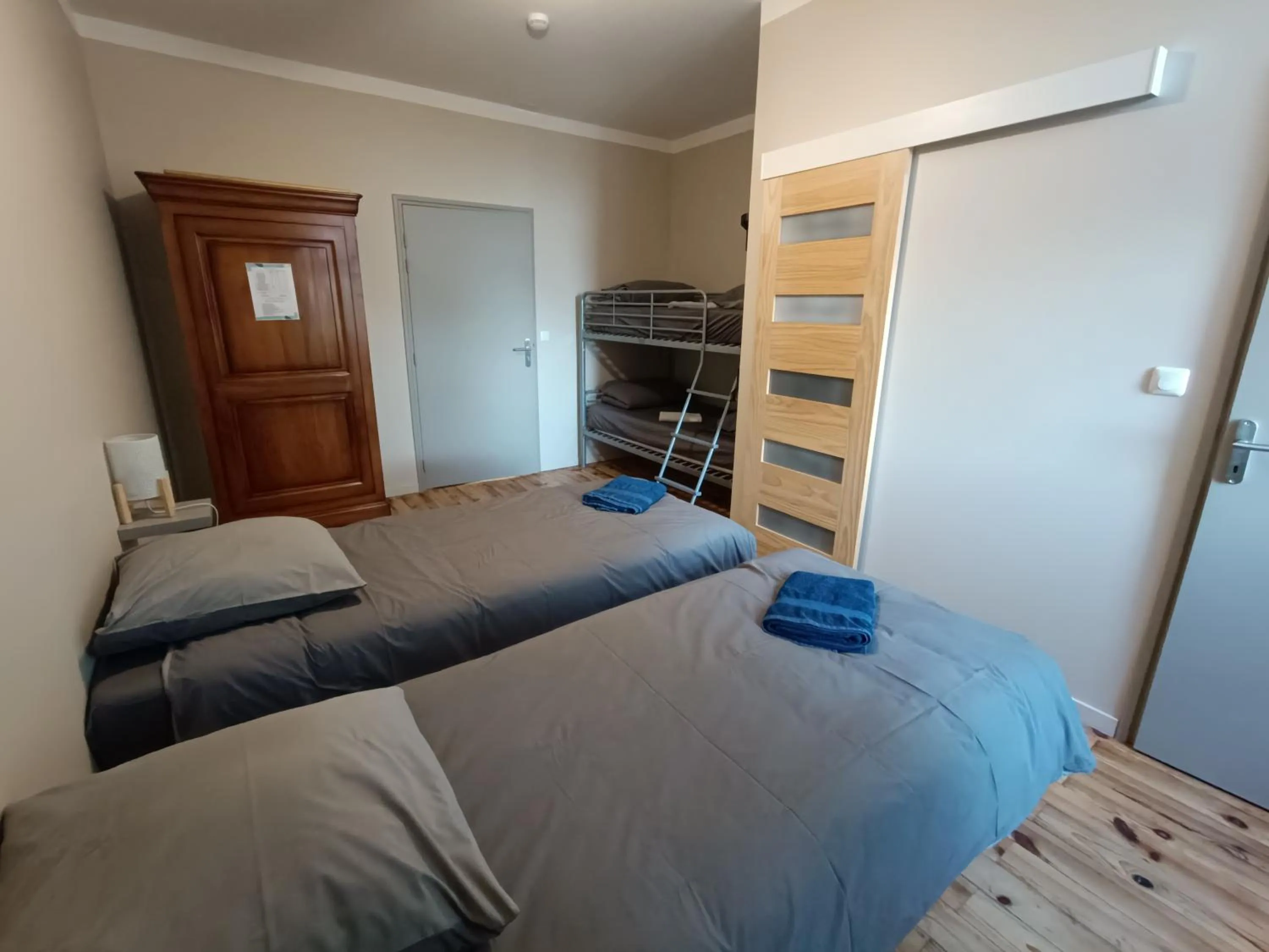 Photo of the whole room, Bed in Gîte d'étape et de groupe du Clos Saint Roch