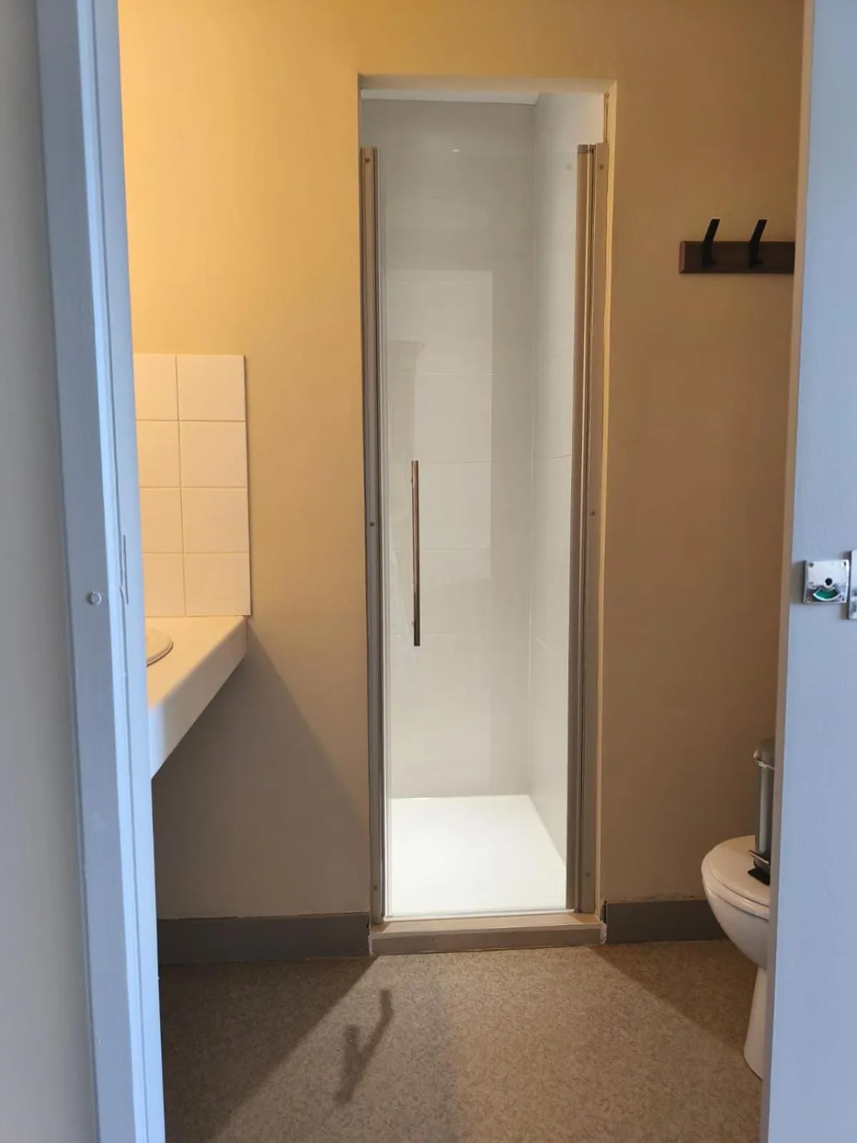 Bathroom in Gîte d'étape et de groupe du Clos Saint Roch