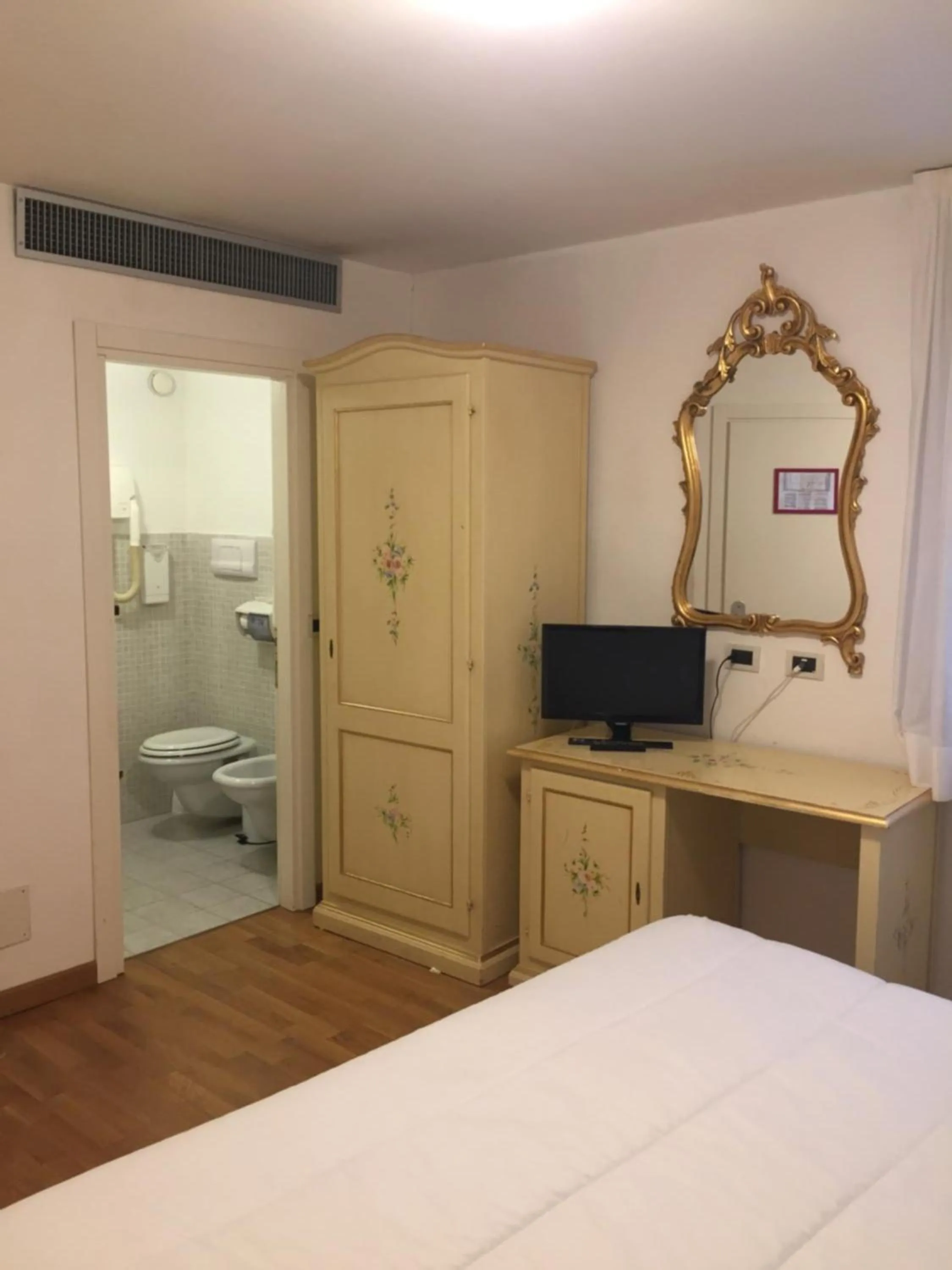 Photo of the whole room, Bed in Guest House Al Milion