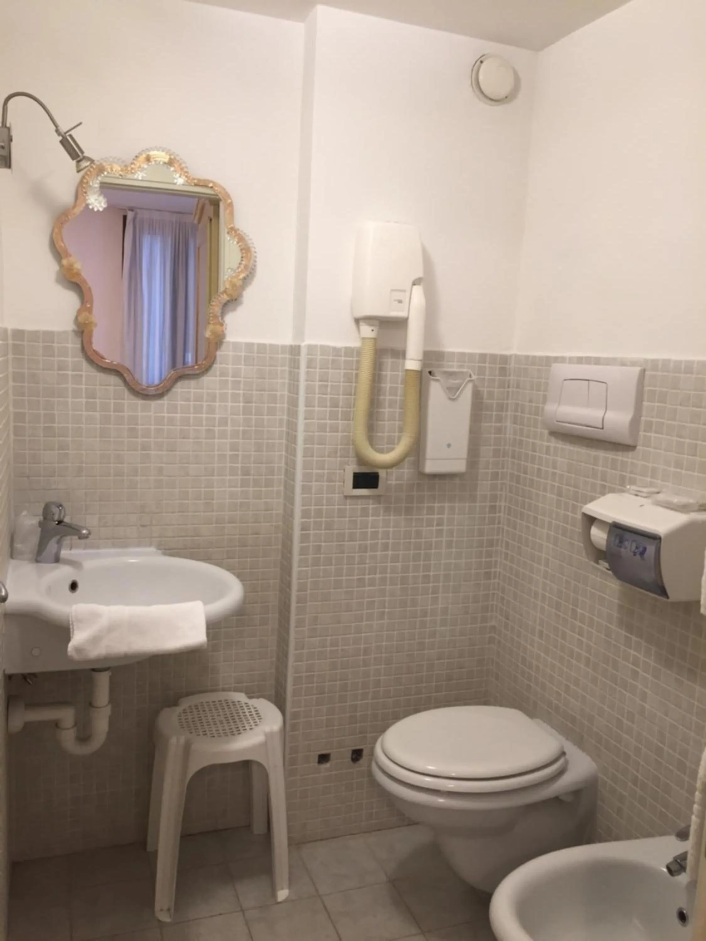 Toilet in Guest House Al Milion