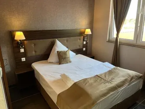 Hotel Pasa Paradies KOSTENLOSE PARKPLÄTZE Hotel Pasa Paradies KOSTENLOSE PARKPLÄTZE