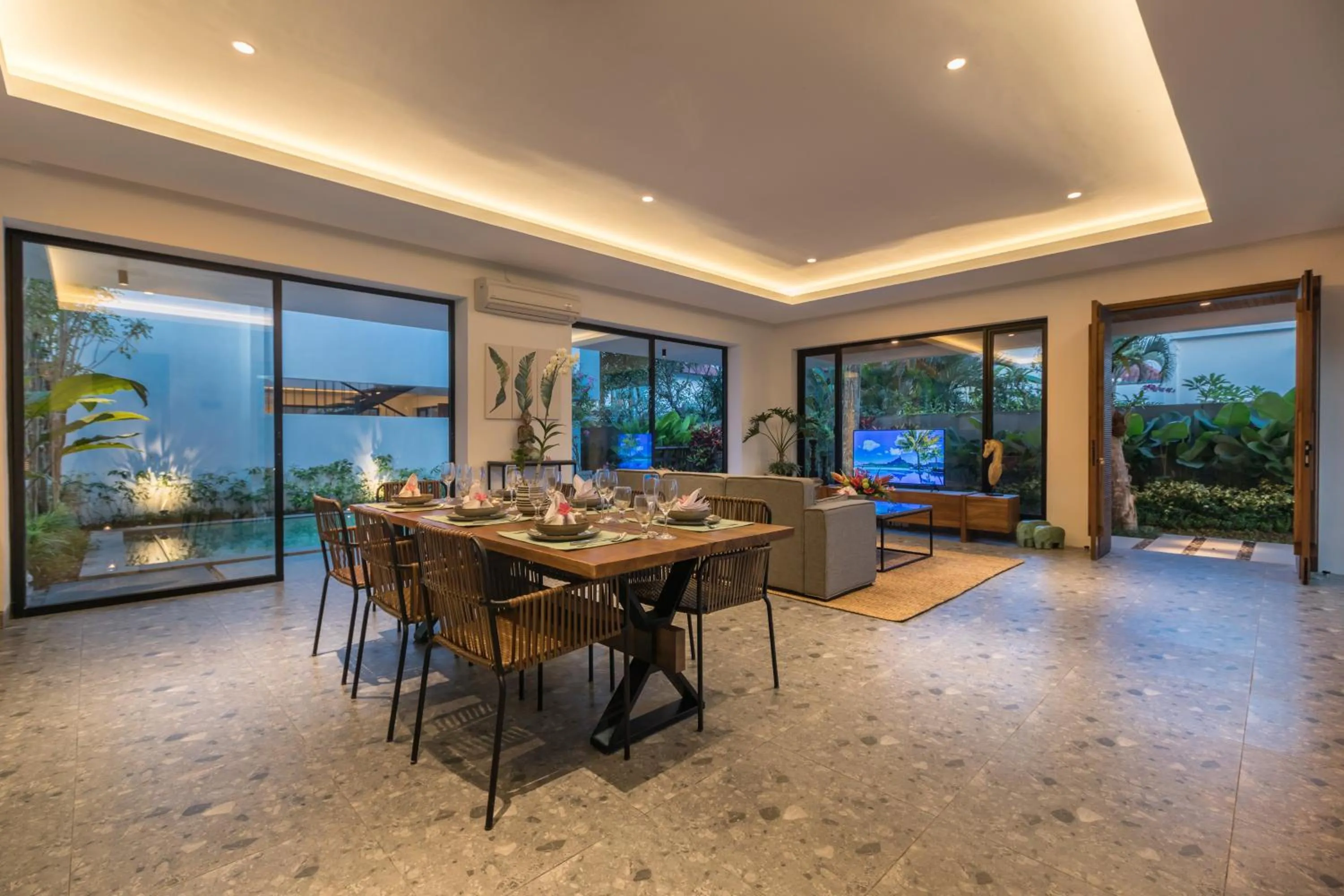 Restaurant/places to eat in Villa Daun 3 Canggu by Premier Hospitality Asia