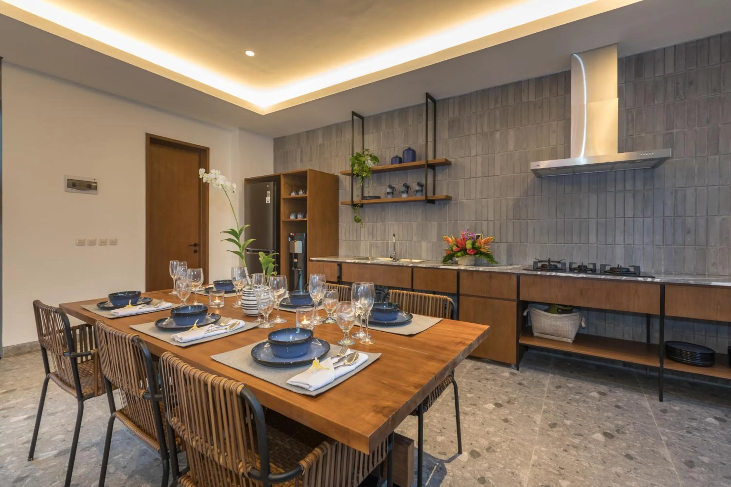 Restaurant/places to eat in Villa Daun 3 Canggu by Premier Hospitality Asia