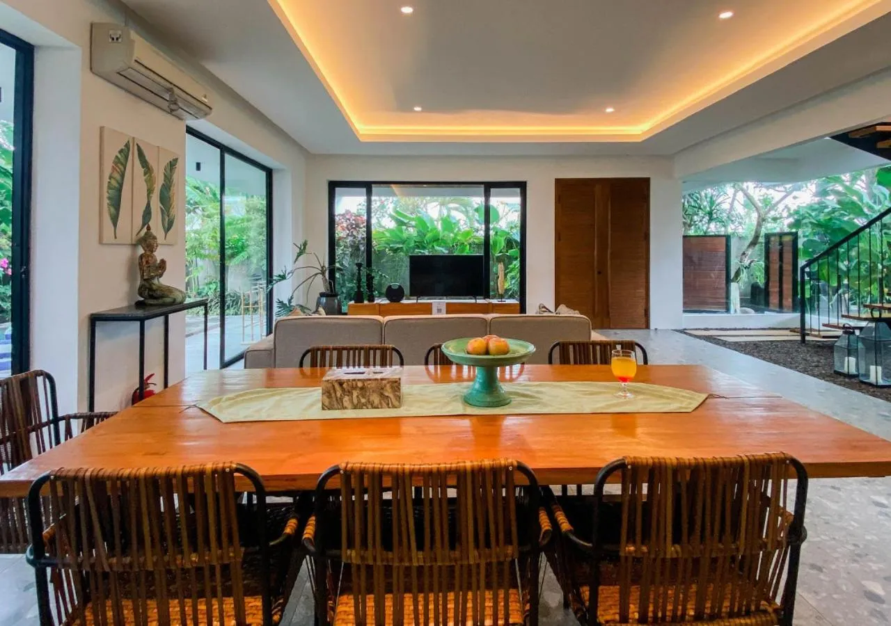 Restaurant/places to eat in Villa Daun 3 Canggu by Premier Hospitality Asia