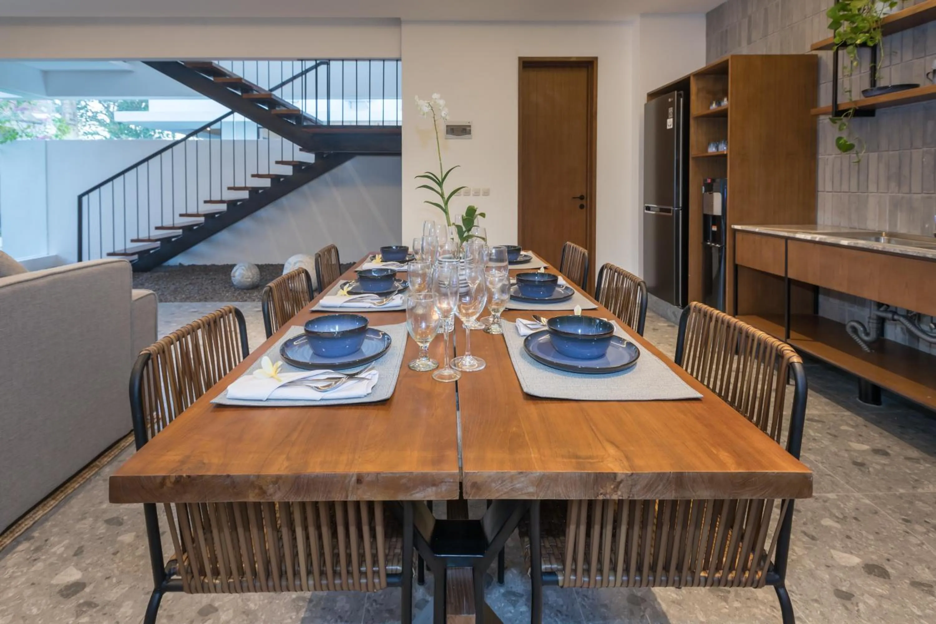 Restaurant/places to eat in Villa Daun 3 Canggu by Premier Hospitality Asia