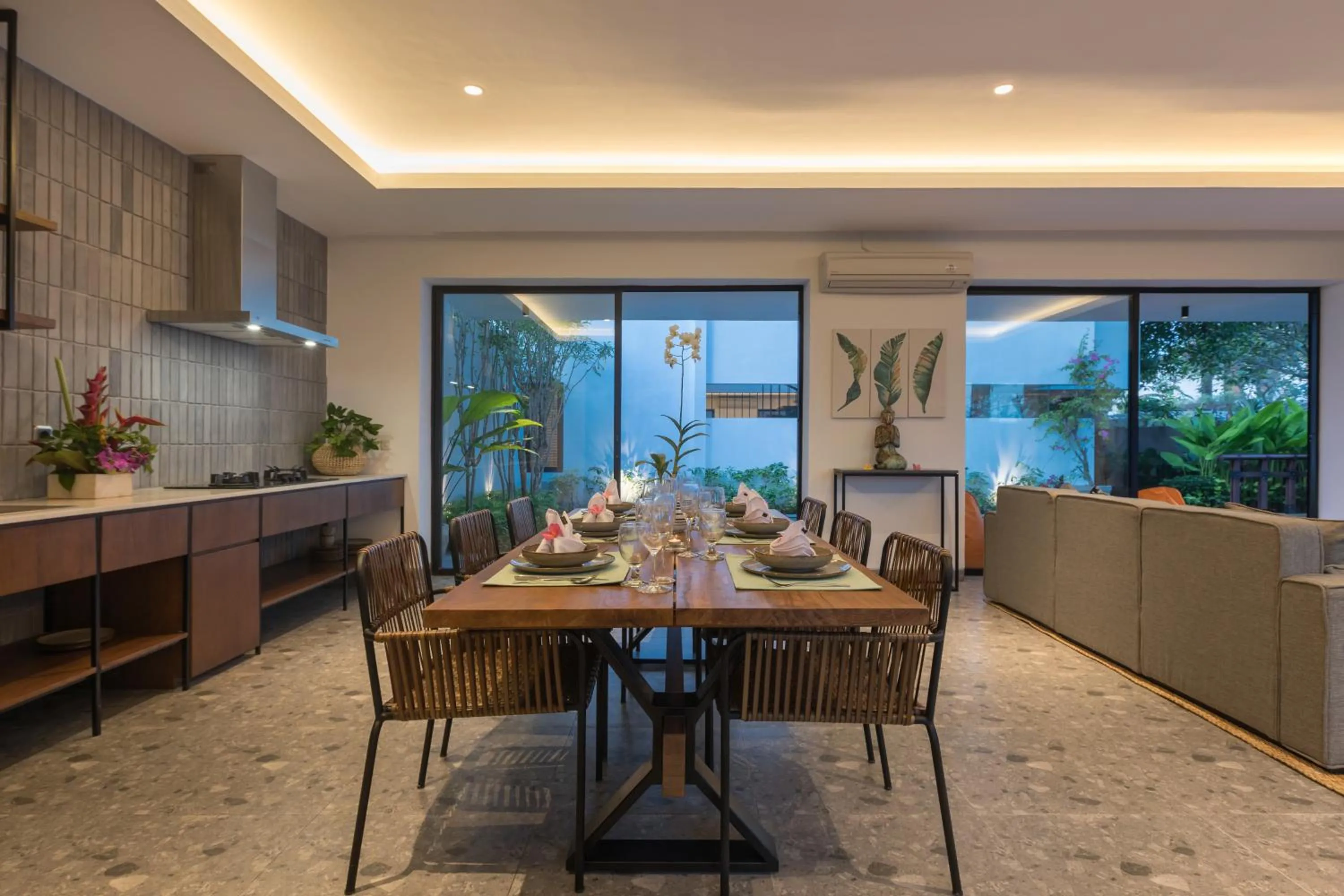 Restaurant/places to eat in Villa Daun 3 Canggu by Premier Hospitality Asia