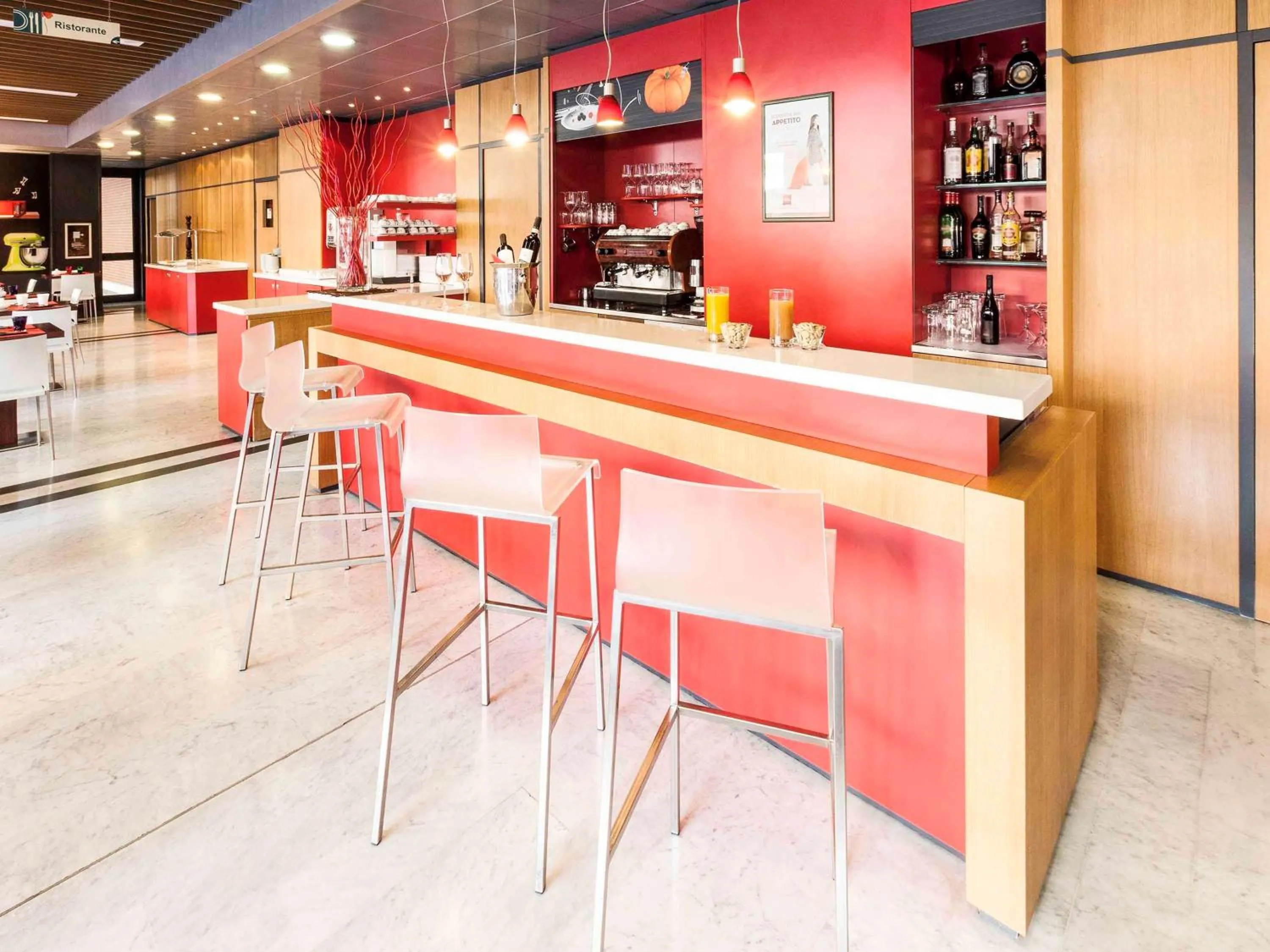 Lounge or bar in Ibis Roma Fiera