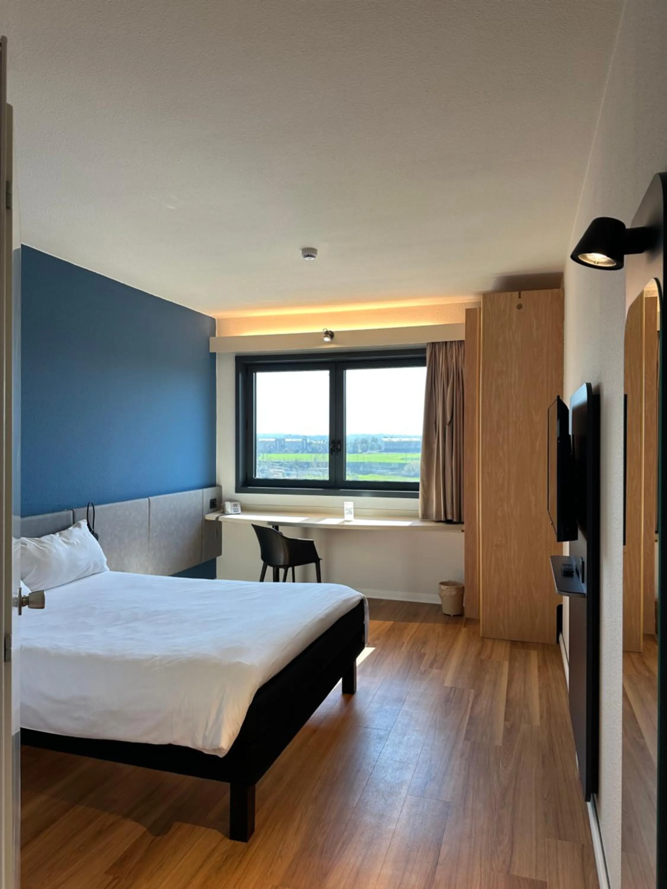 Bedroom, Bed in Ibis Roma Fiera