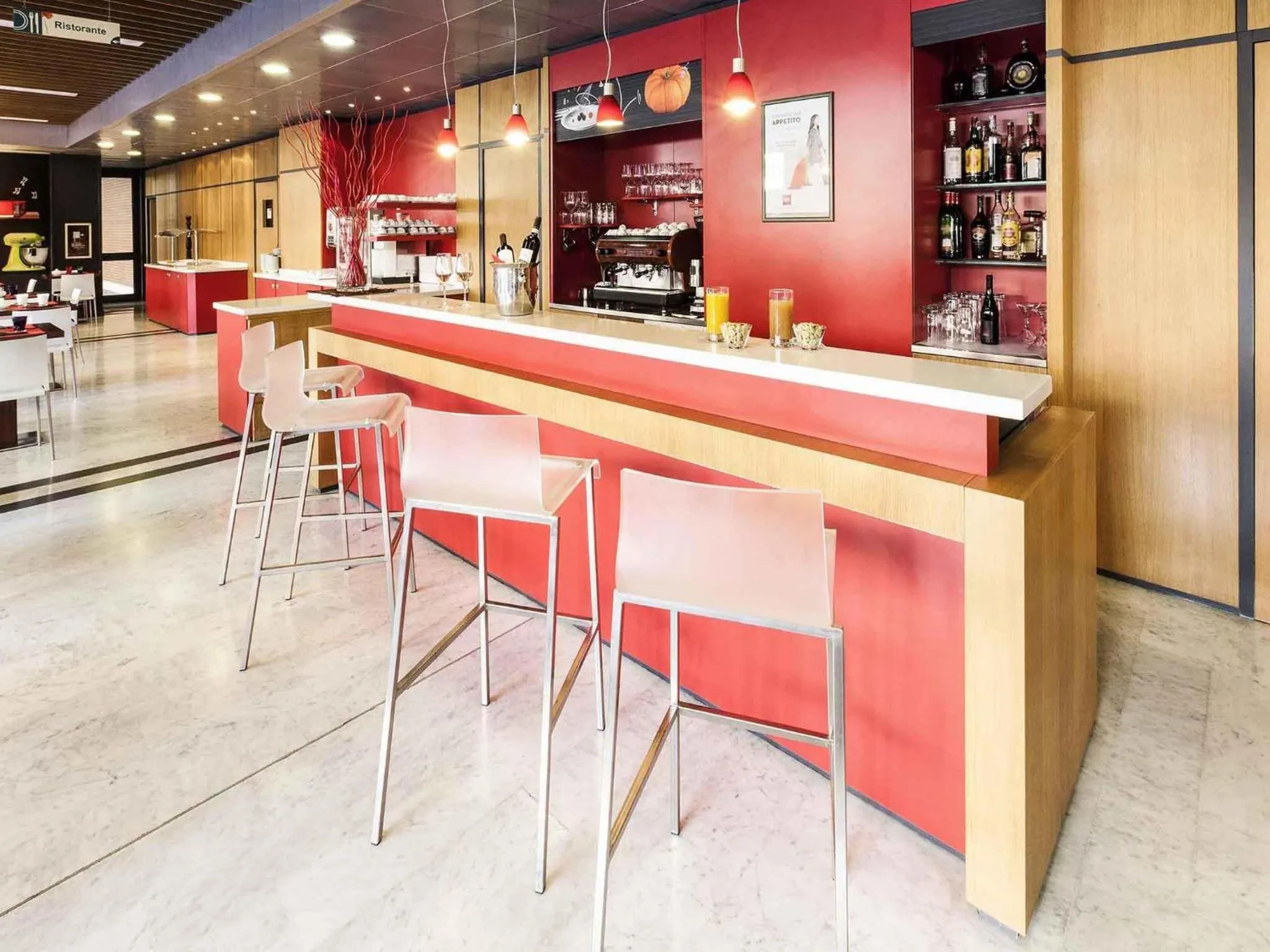 Restaurant/places to eat in Ibis Roma Fiera