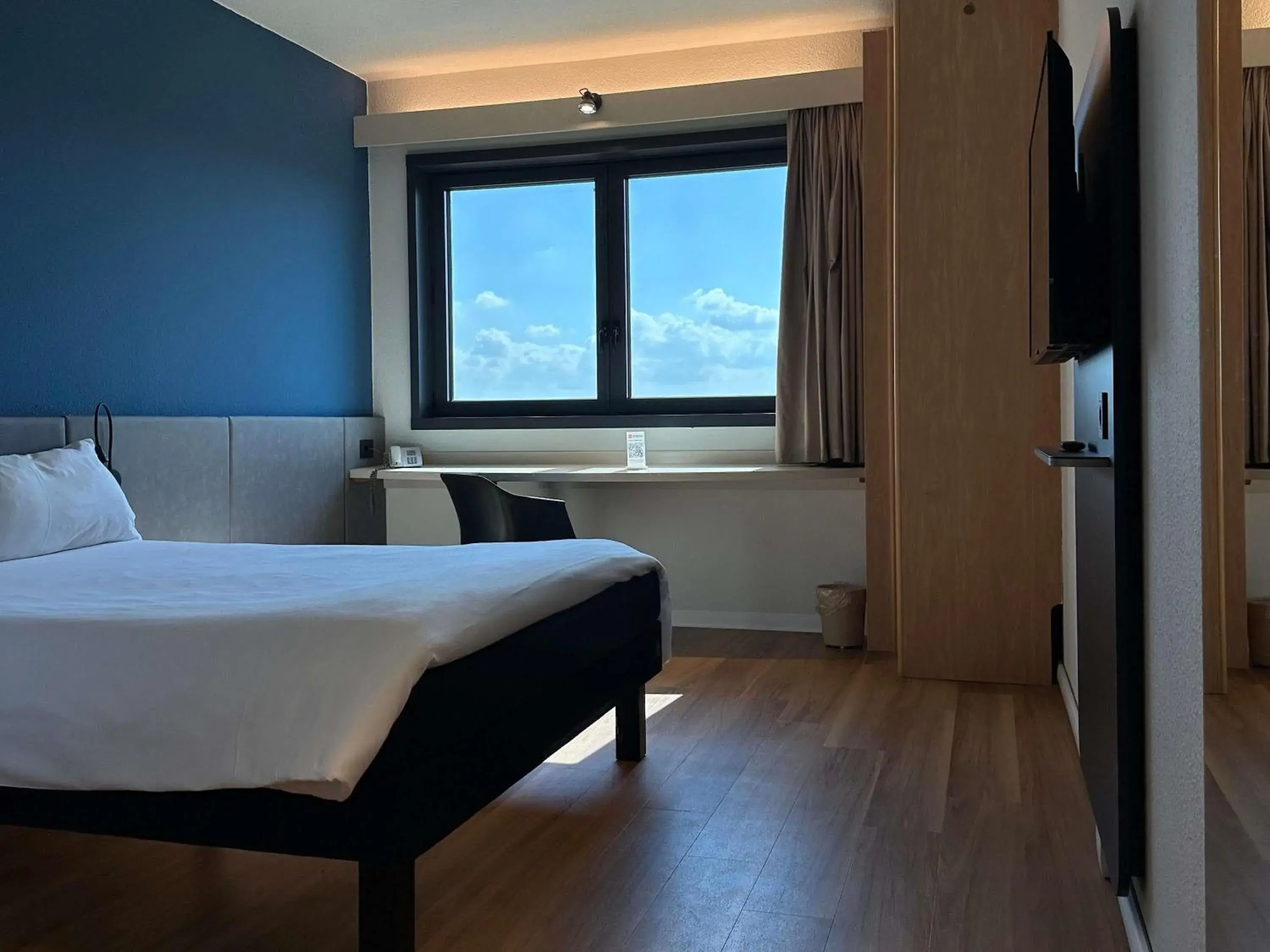 Bedroom, Bed in Ibis Roma Fiera Bedroom, Bed in Ibis Roma Fiera