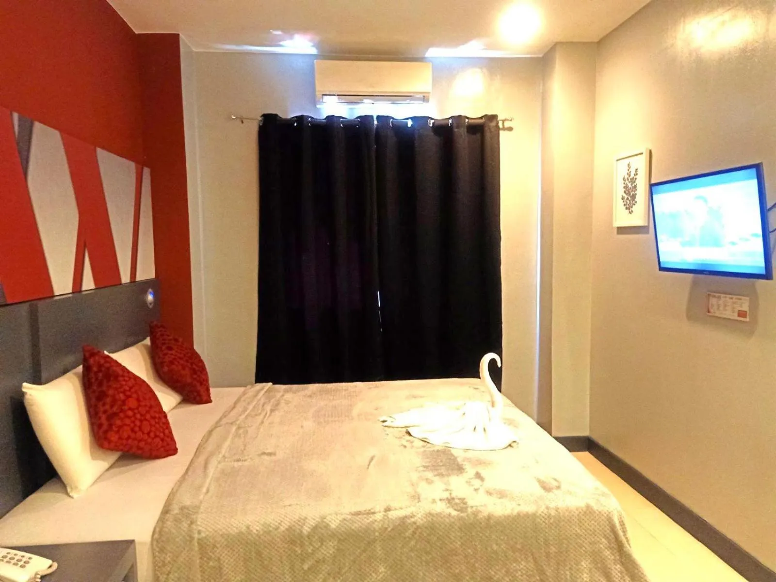 Bedroom, Bed in Wow Budget Hotel Cubao