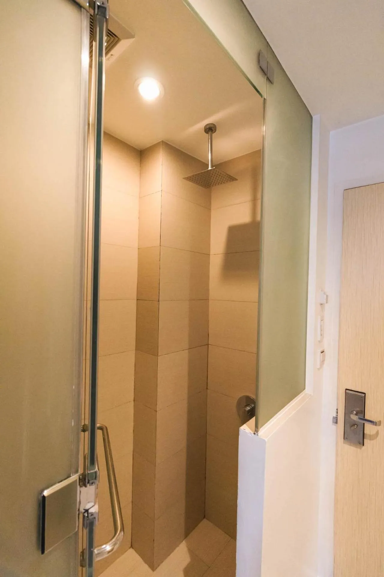 Shower in Wow Budget Hotel Cubao