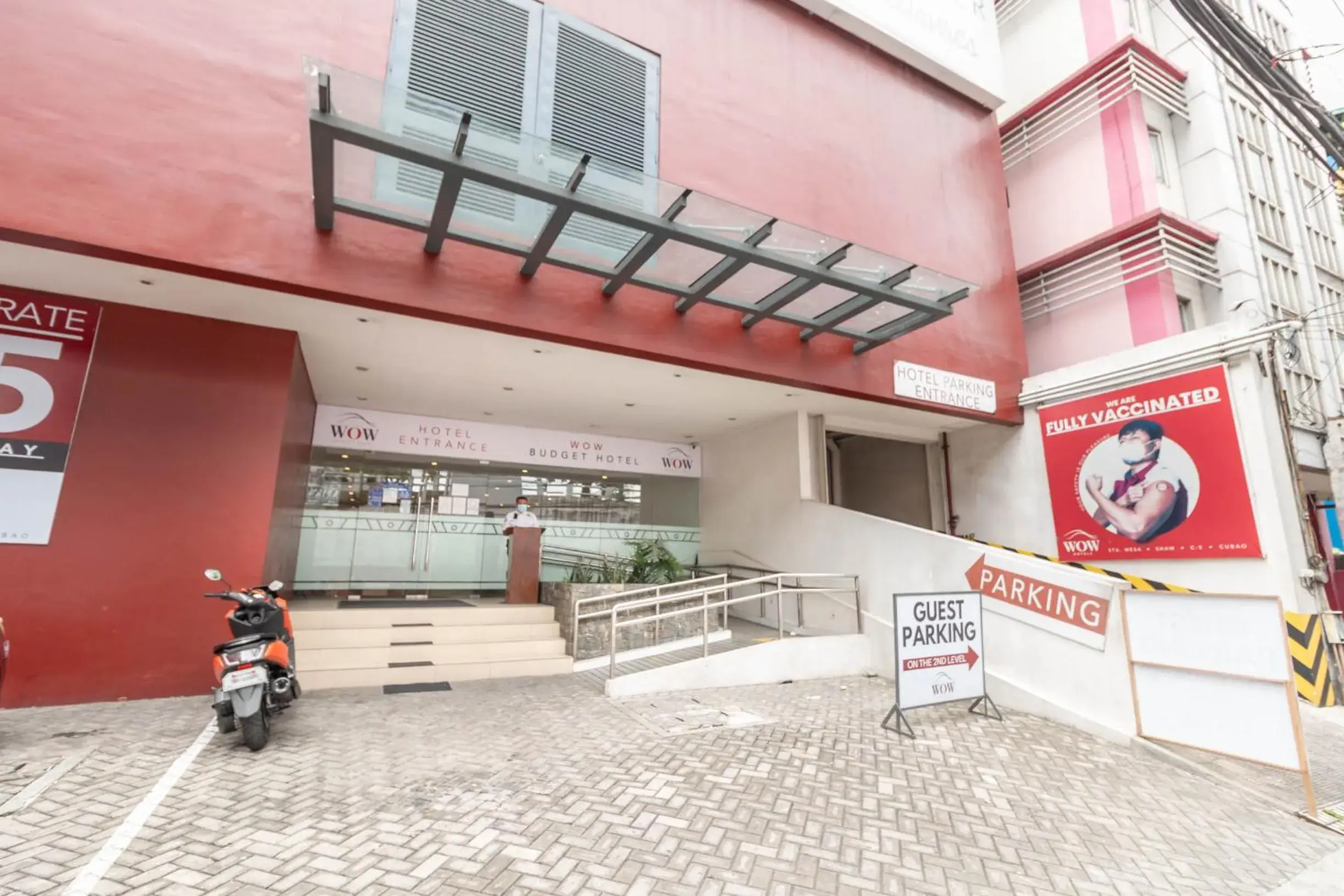 Property building in Wow Budget Hotel Cubao Property building in Wow Budget Hotel Cubao