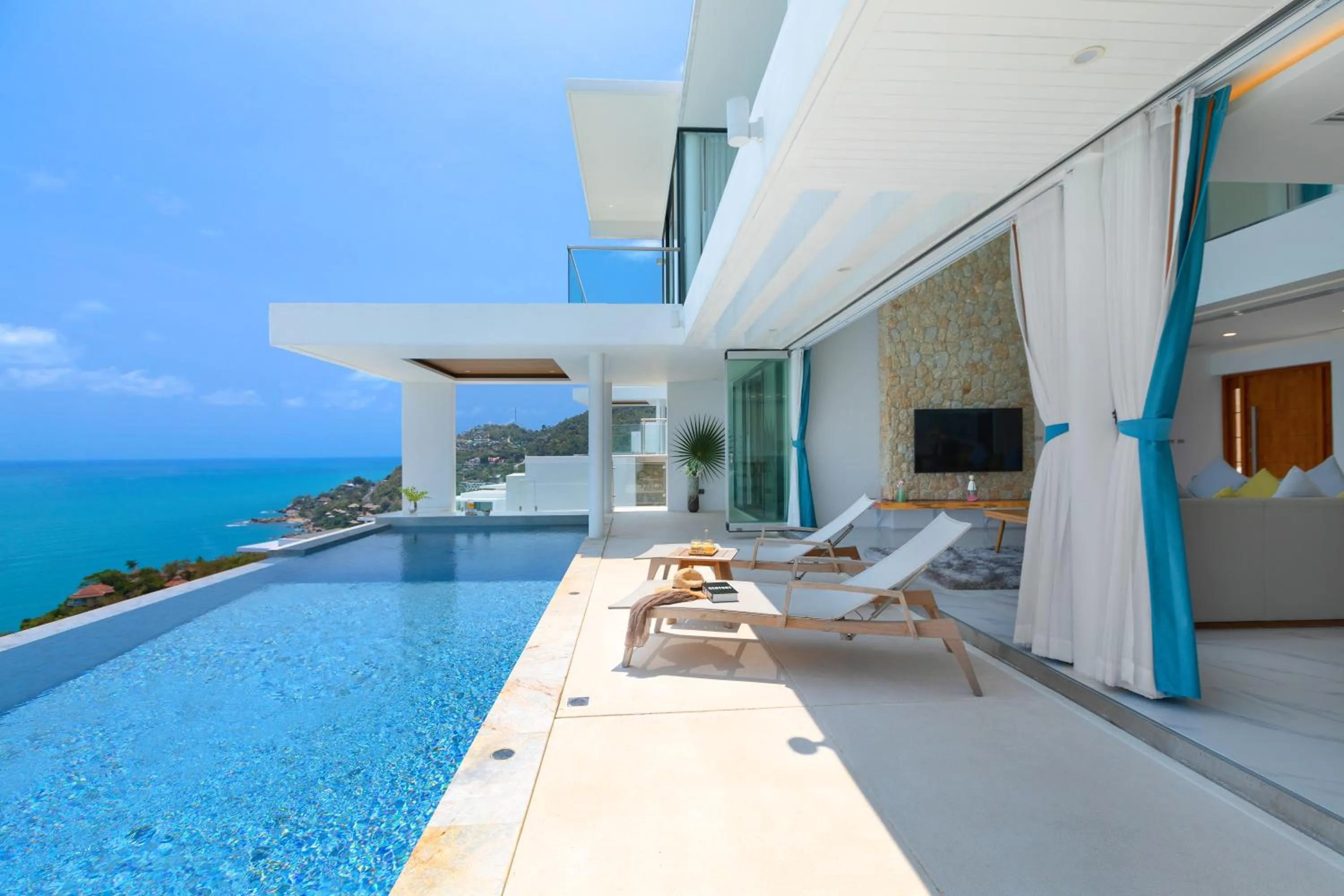 Swimming pool in Villa The Wave 2 Residence