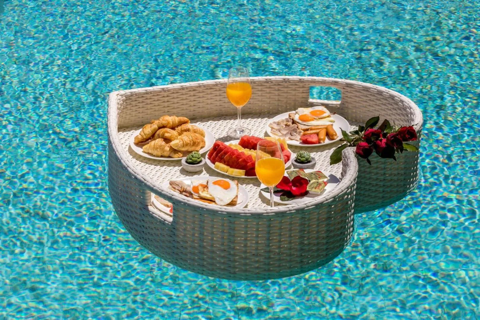 Breakfast in Villa The Wave 2 Residence