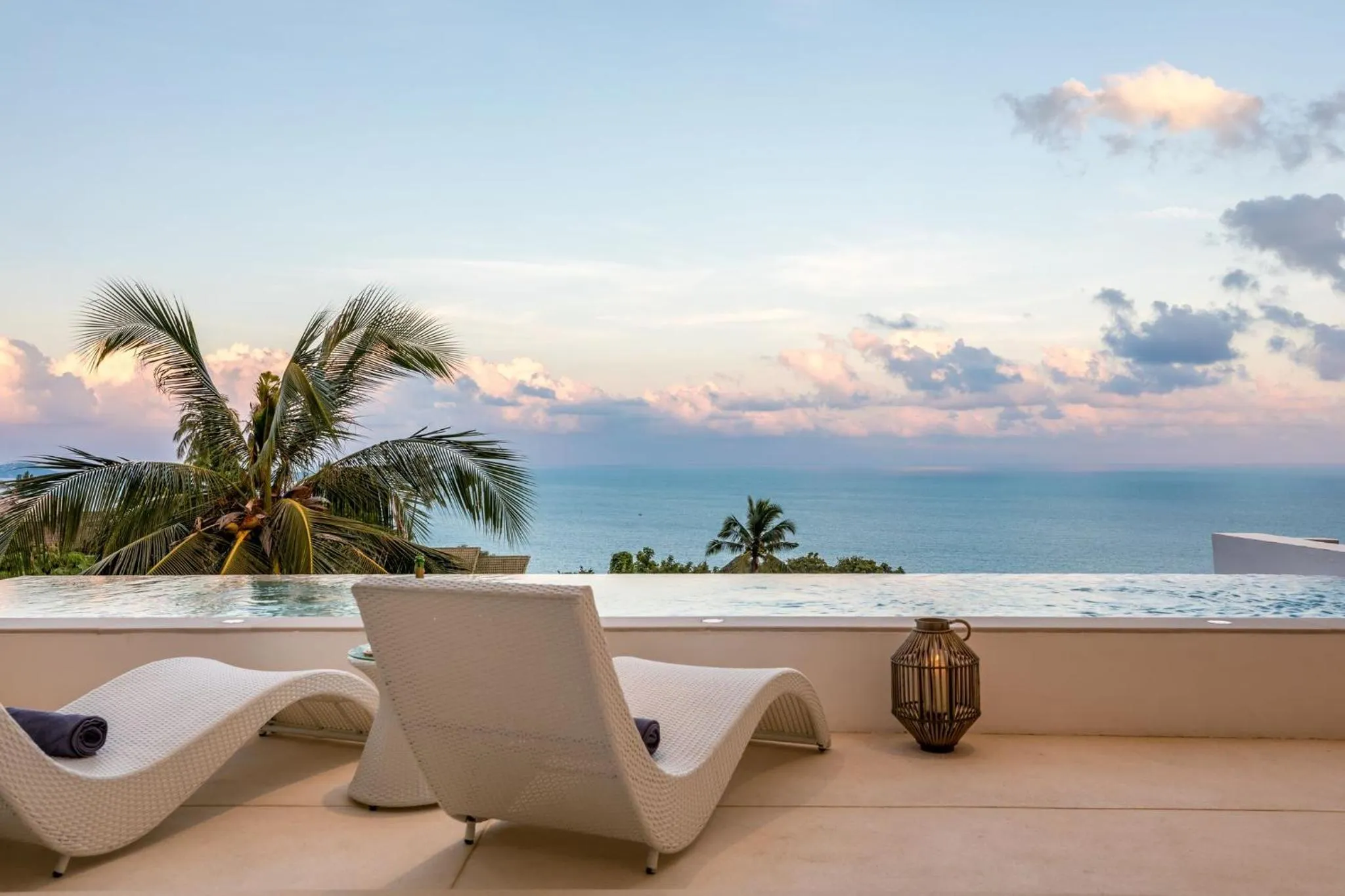 Swimming pool in Villa The Wave 2 Residence