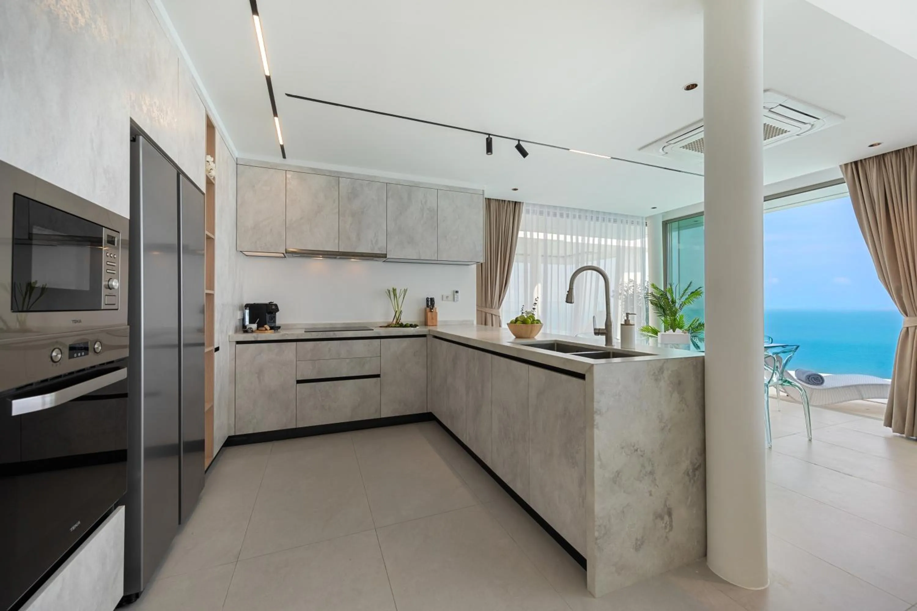Kitchen or kitchenette in Villa The Wave 2 Residence