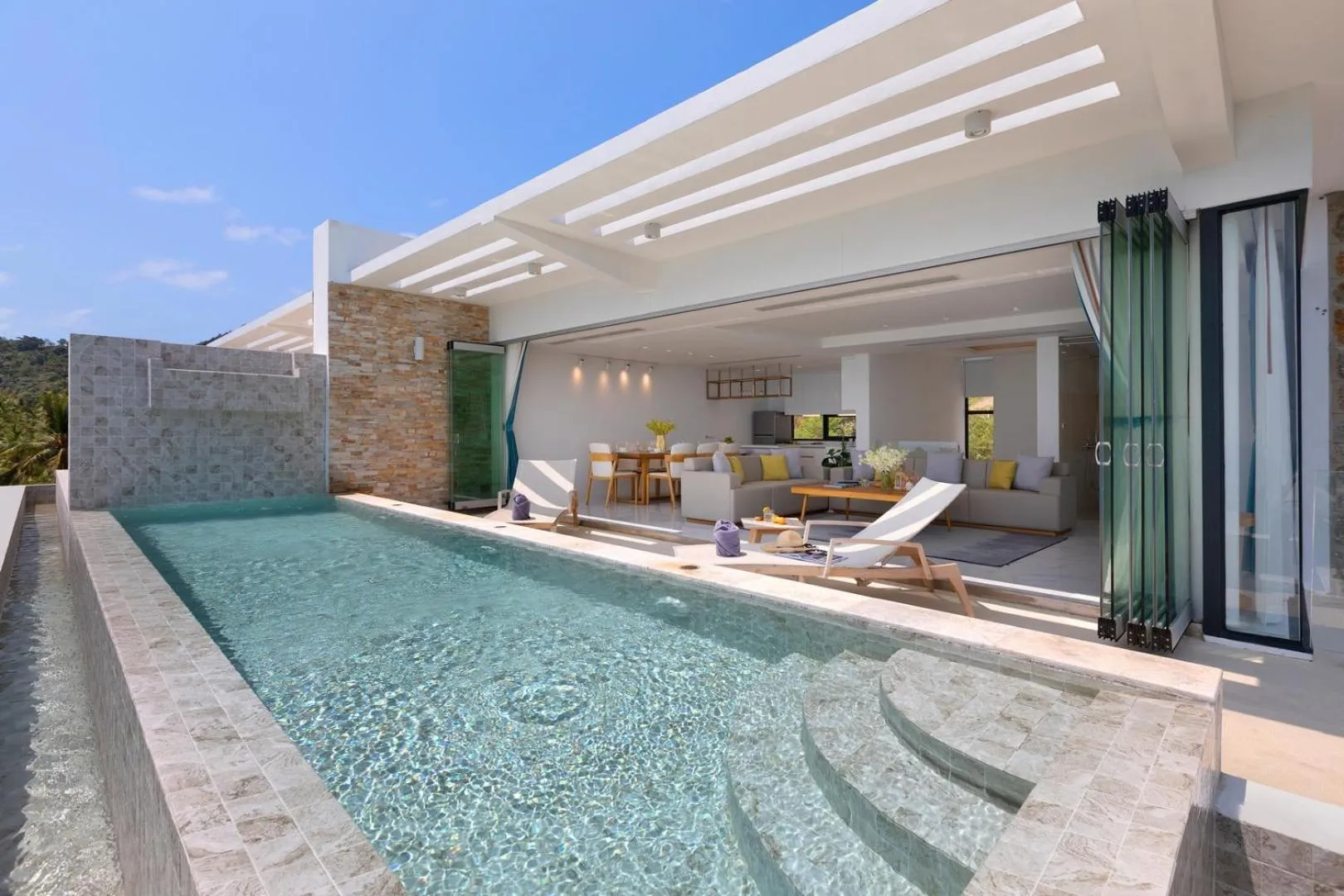 Swimming pool in Villa The Wave 2 Residence