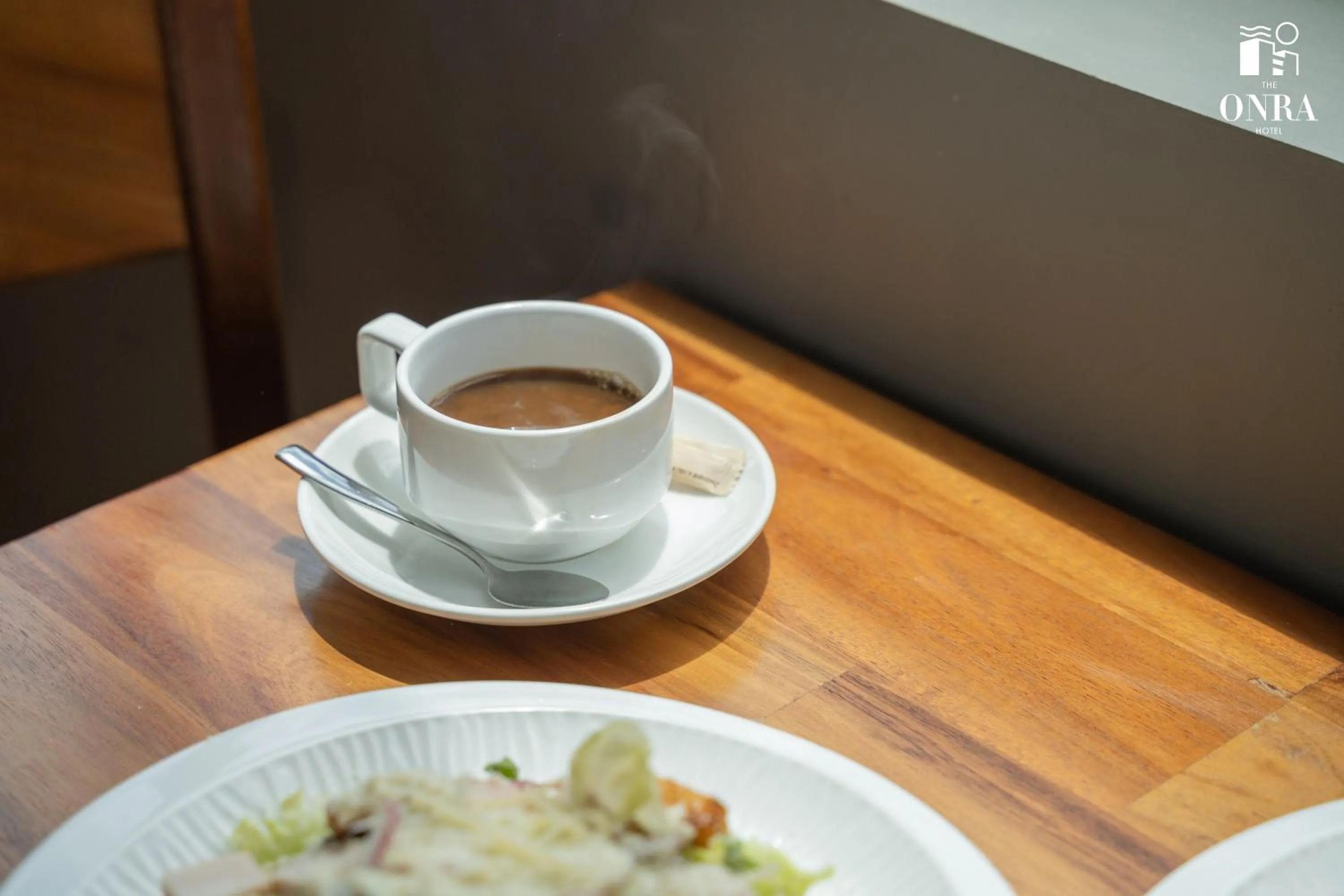 Coffee/tea facilities in The ONRA Hotel
