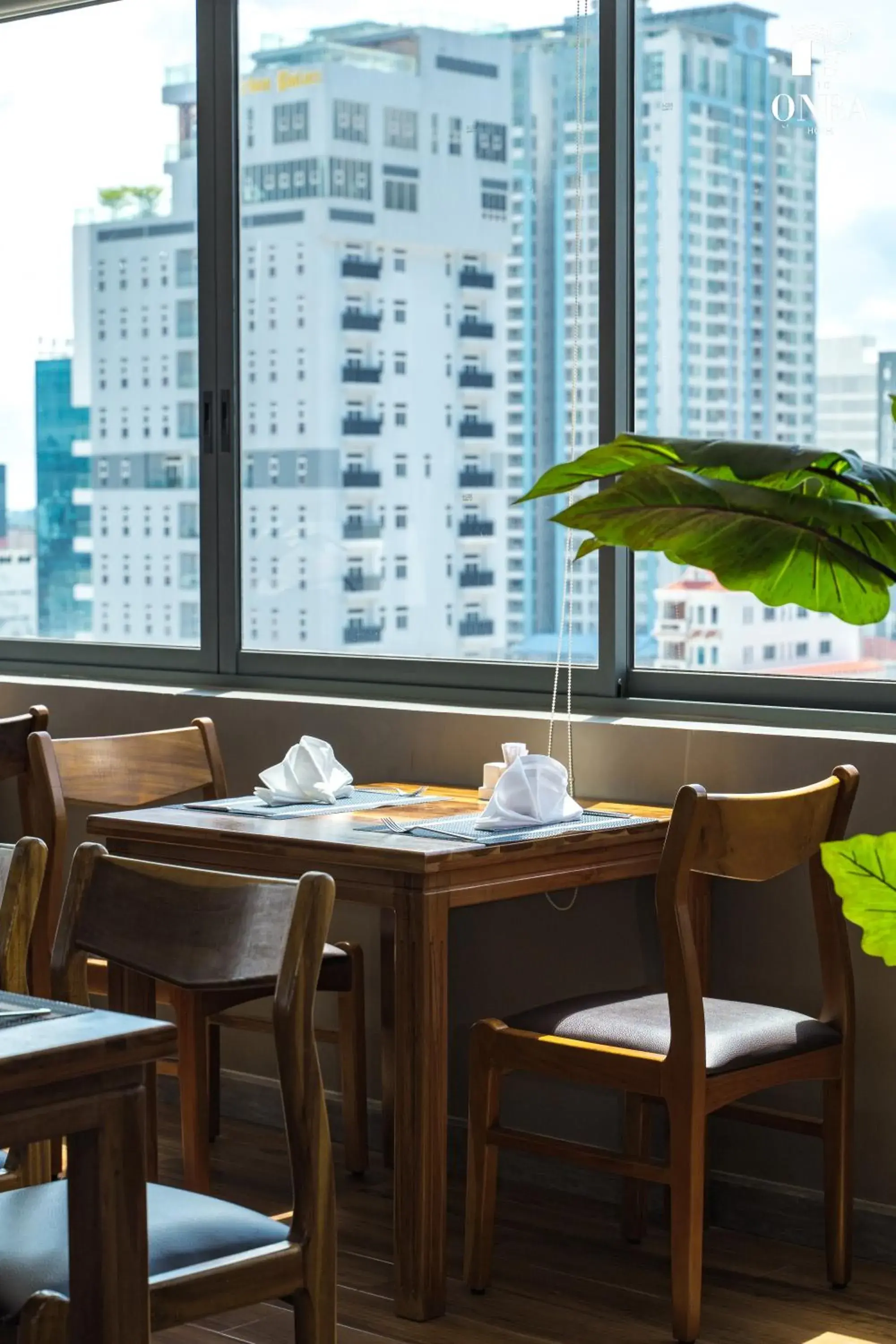 Restaurant/places to eat in The ONRA Hotel Restaurant/places to eat in The ONRA Hotel