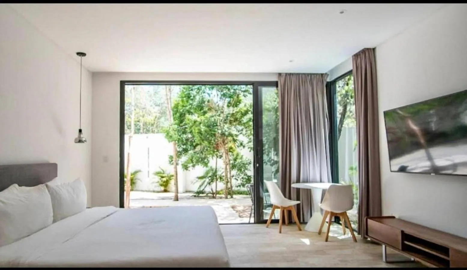 Bedroom, Bed in Central Park ModernStudio, Gym, Spa, Wi-Fi, cowork