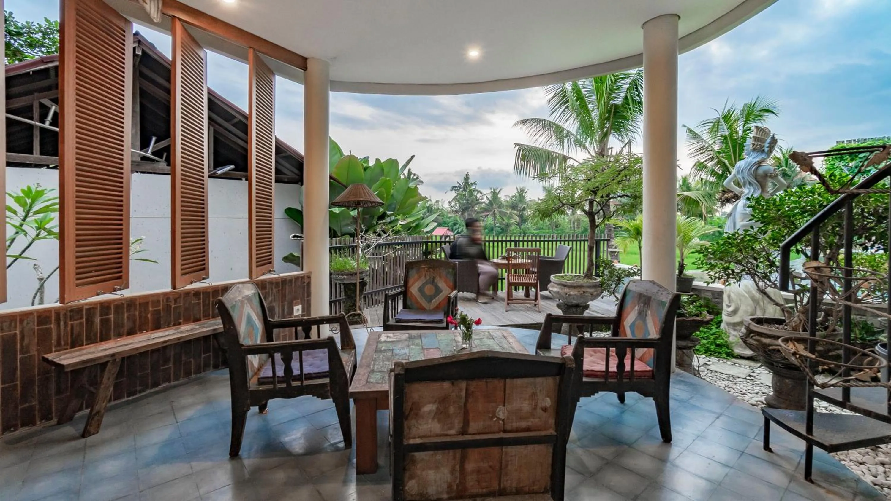 Restaurant/places to eat in Juli House by Mahaputra