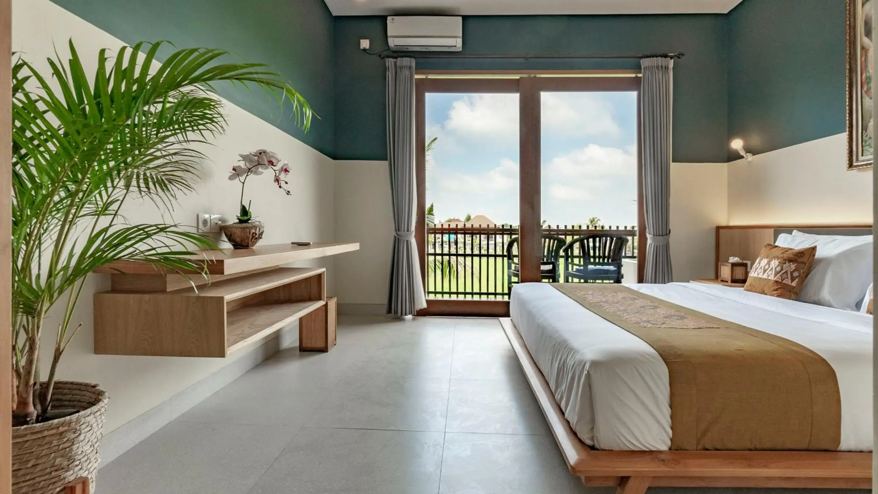 Photo of the whole room, Bed in Juli House by Mahaputra Photo of the whole room, Bed in Juli House by Mahaputra