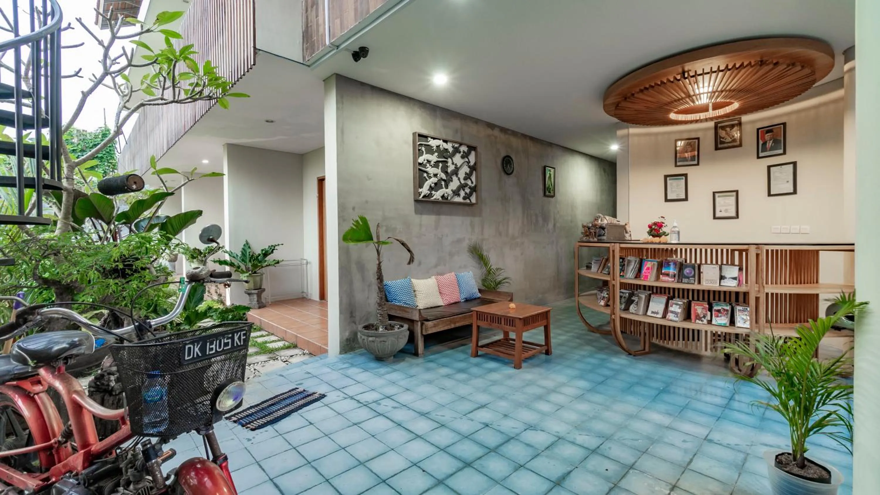 Lobby or reception in Juli House by Mahaputra