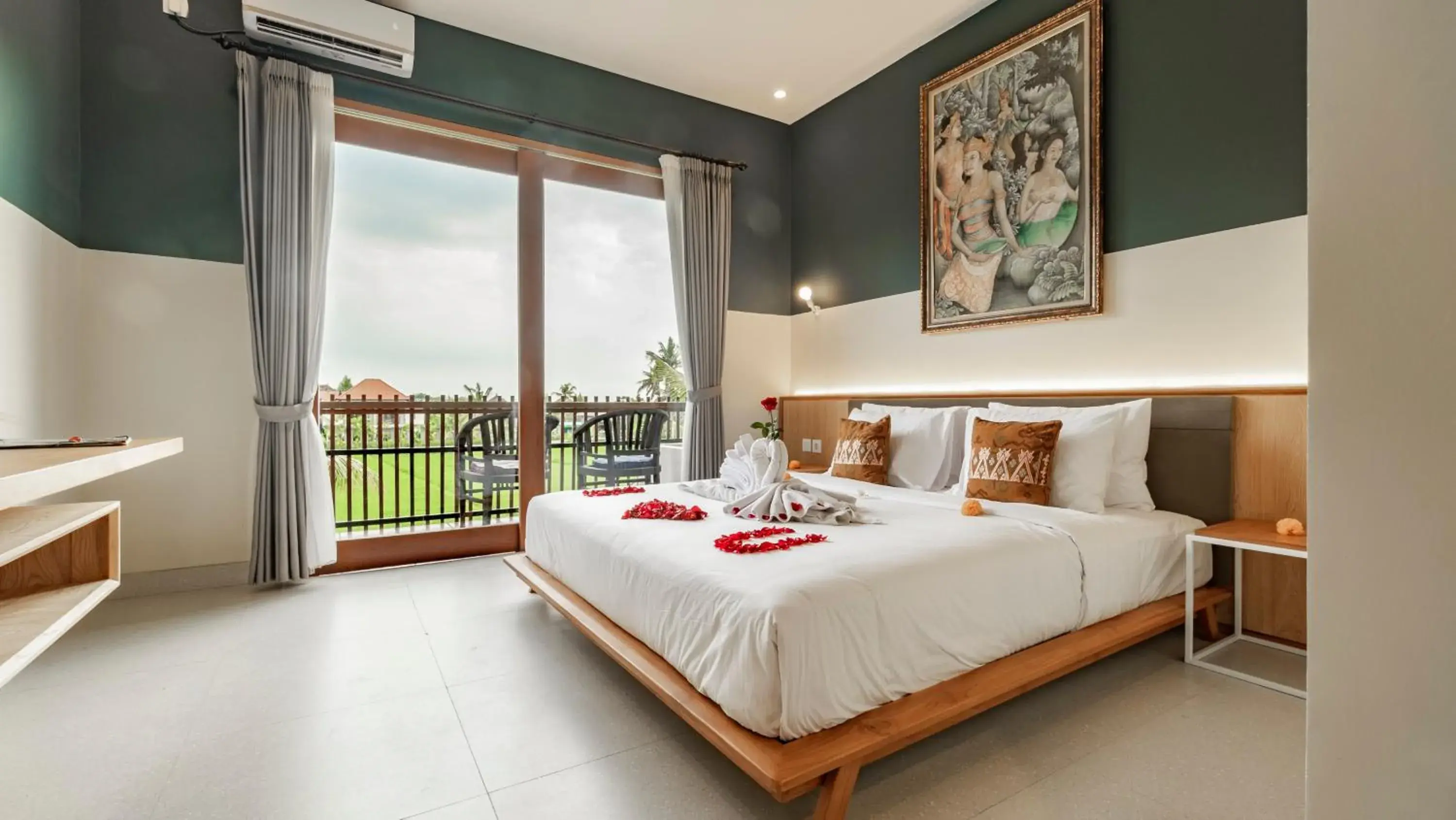 Photo of the whole room, Bed in Juli House by Mahaputra Photo of the whole room, Bed in Juli House by Mahaputra