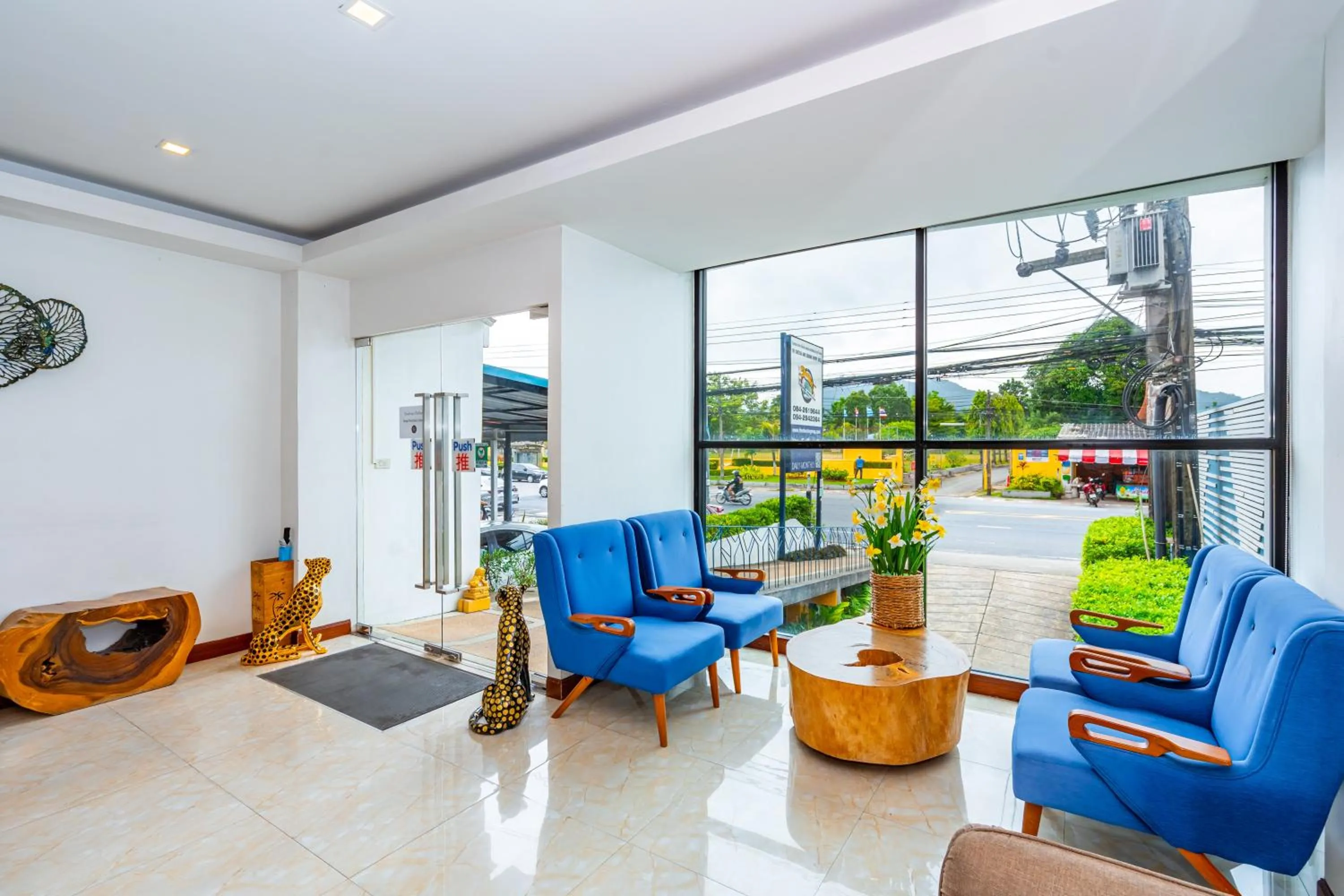 Lobby or reception in The Cheetar Hotel