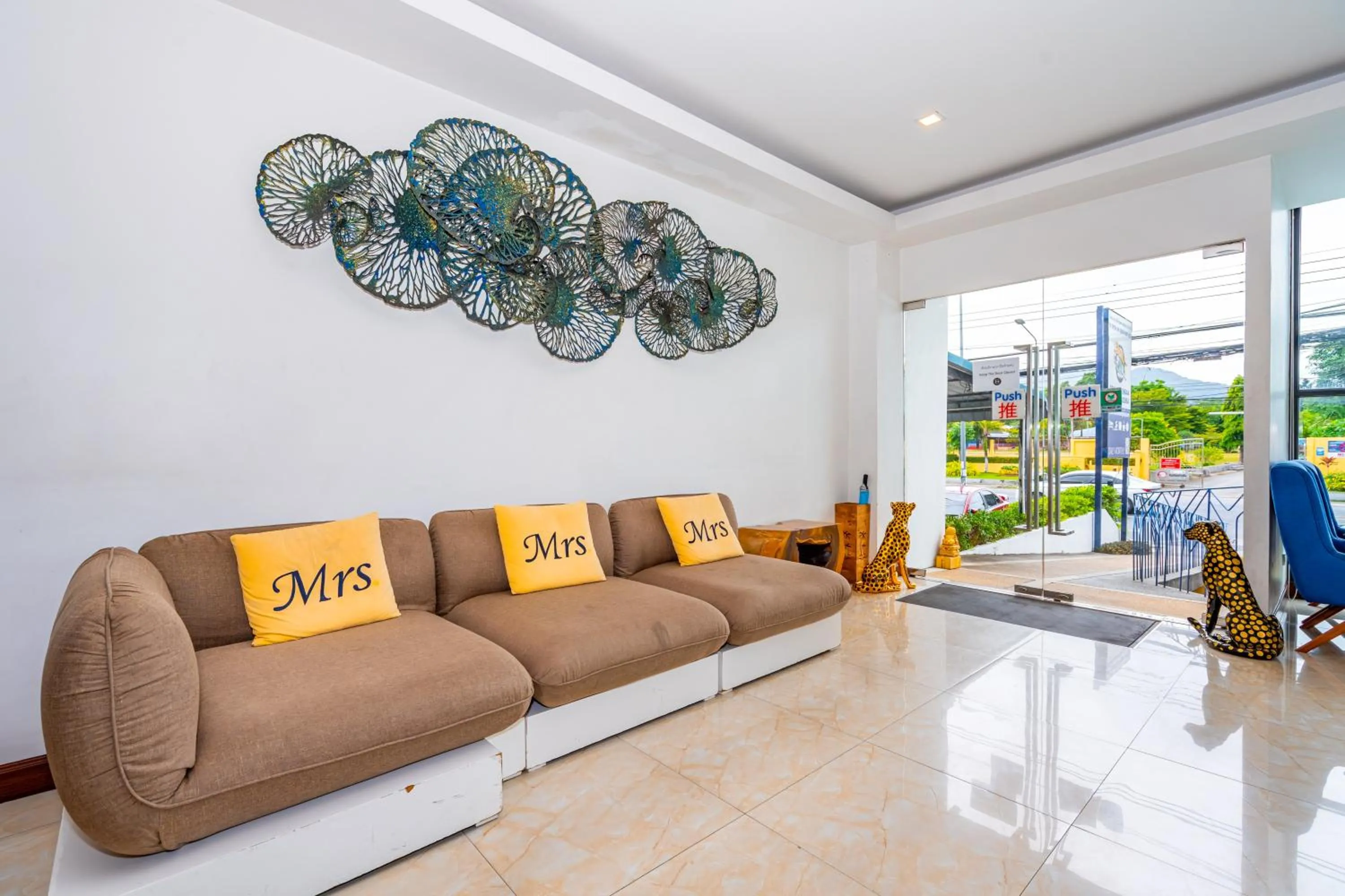 Lobby or reception in The Cheetar Hotel