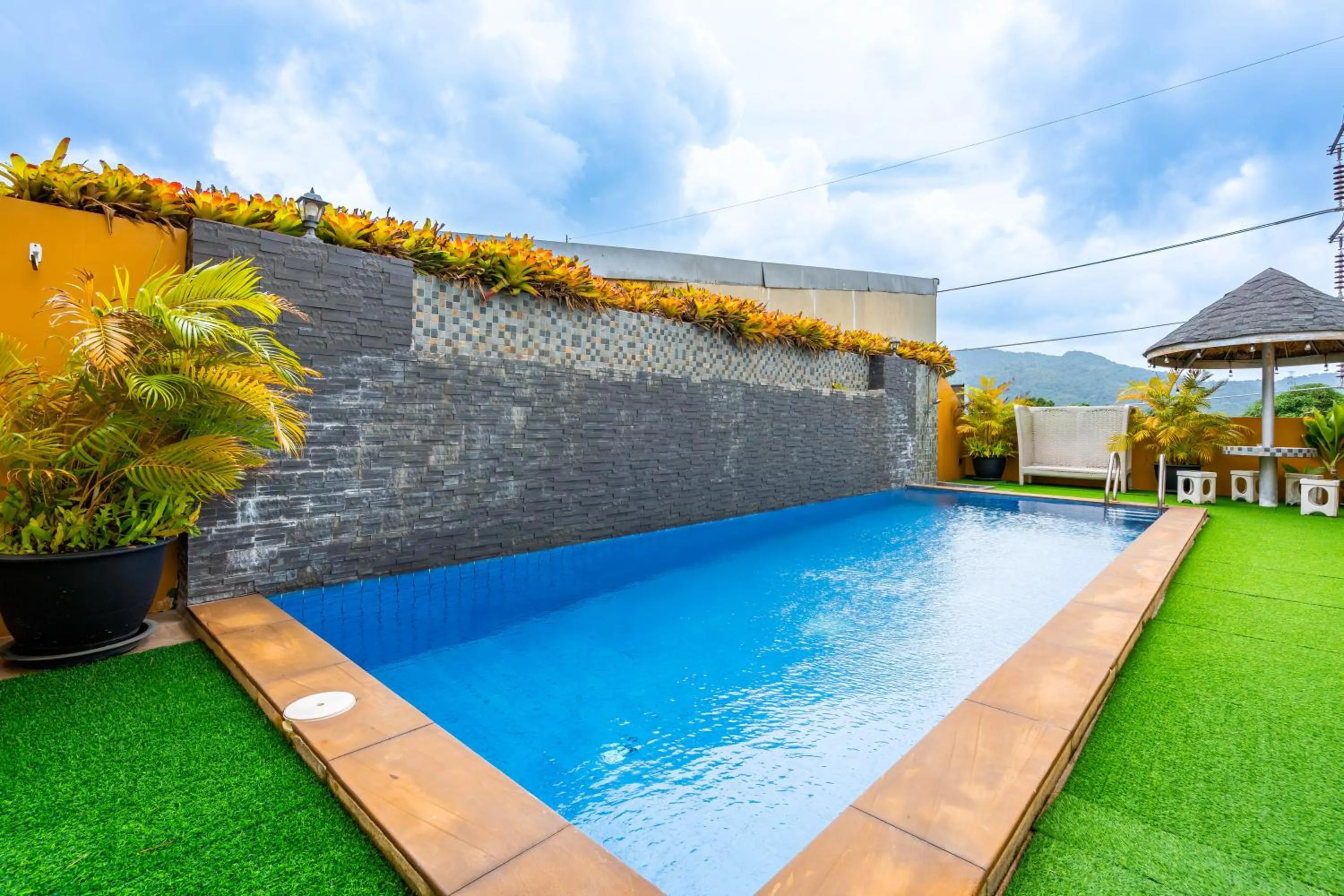 Swimming pool in The Cheetar Hotel