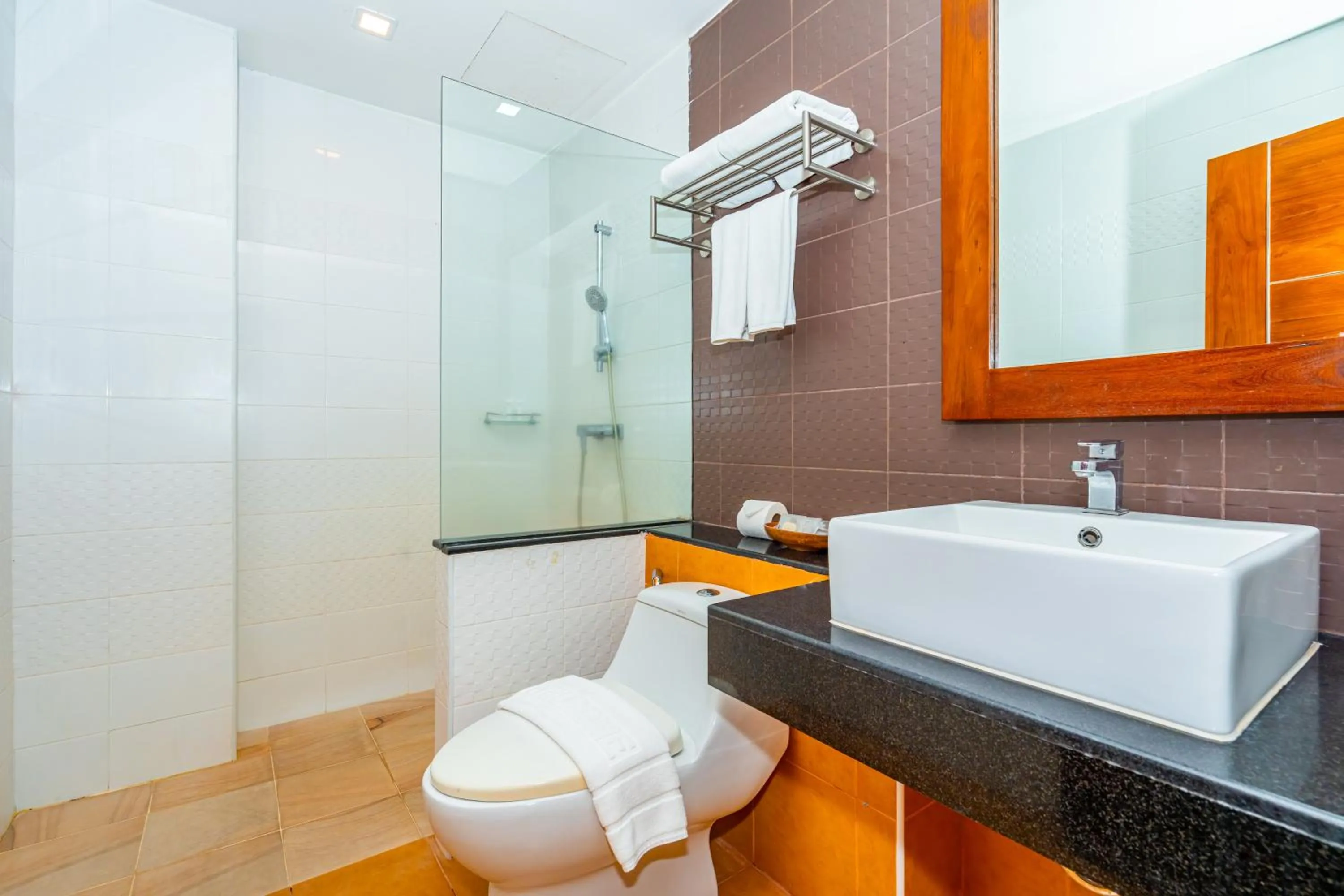 Bathroom in The Cheetar Hotel