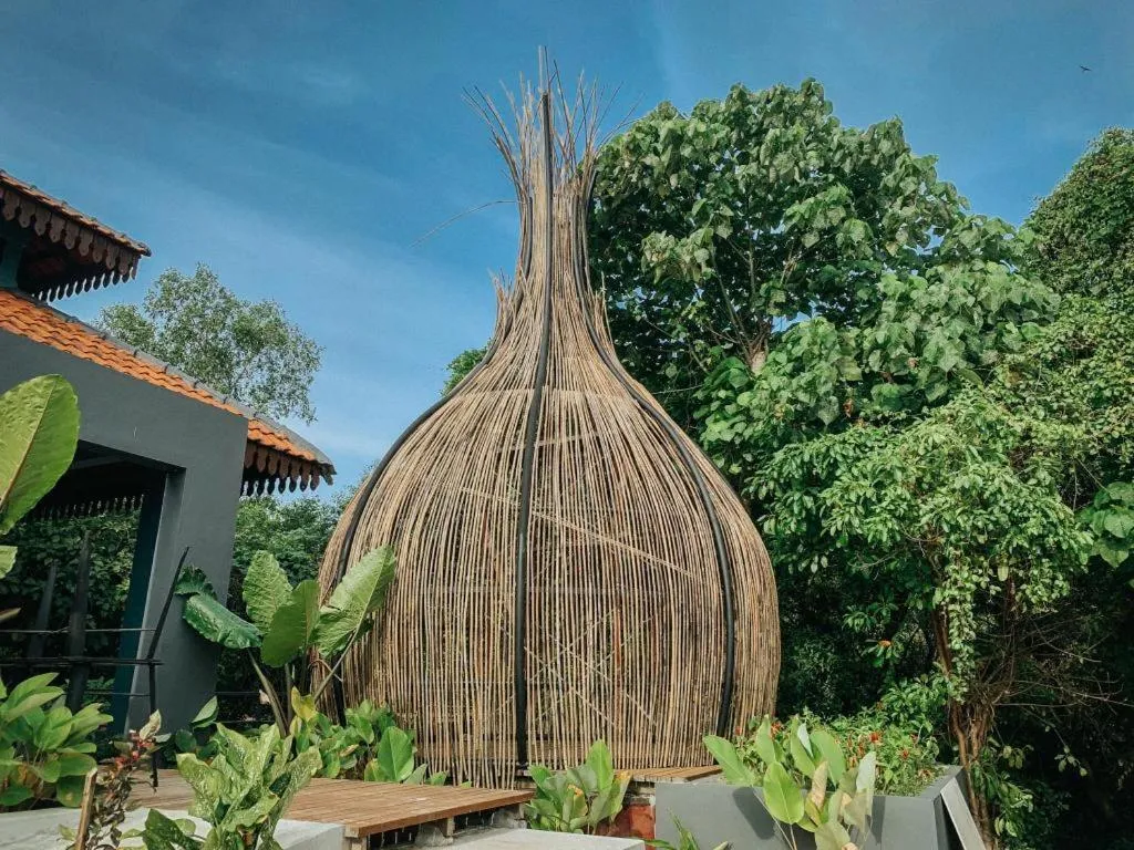 Restaurant/places to eat in Royale Riviera Resort Private Pool Villas