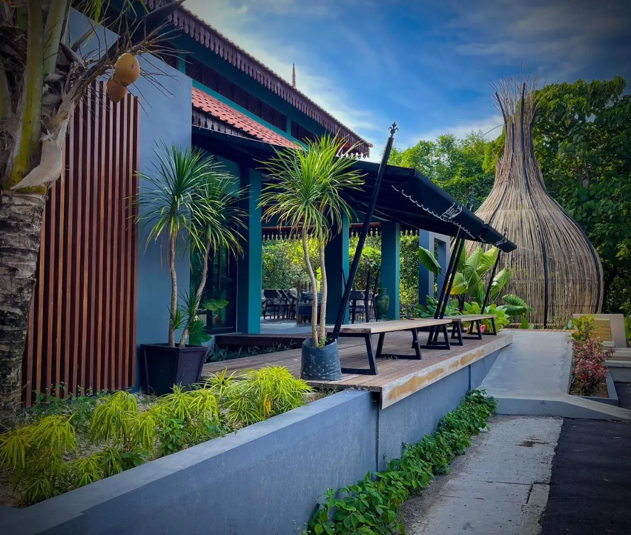 Restaurant/places to eat in Royale Riviera Resort Private Pool Villas