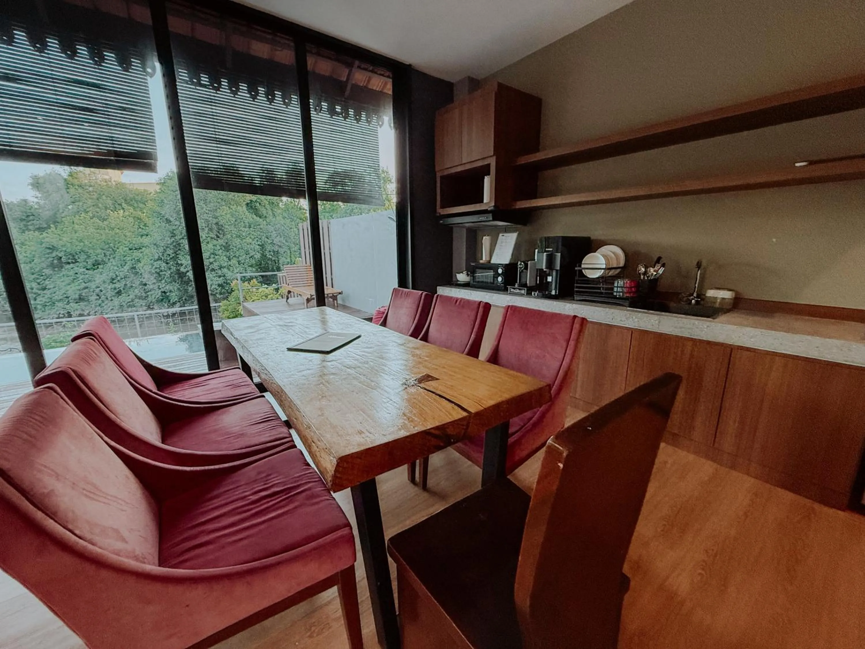 Coffee/tea facilities in Royale Riviera Resort Private Pool Villas