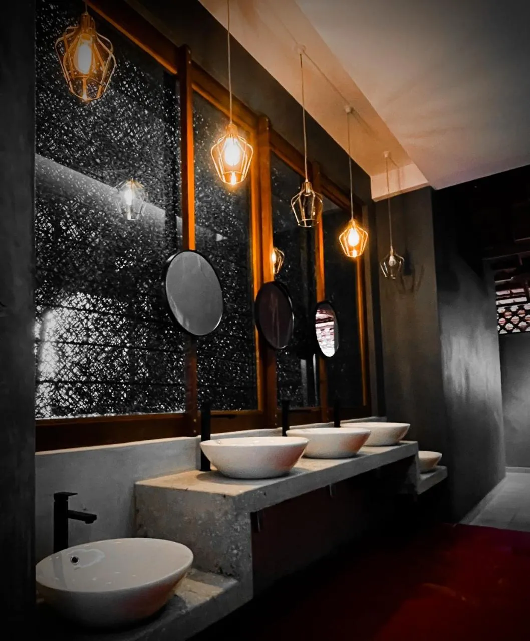 Restaurant/places to eat in Royale Riviera Resort Private Pool Villas