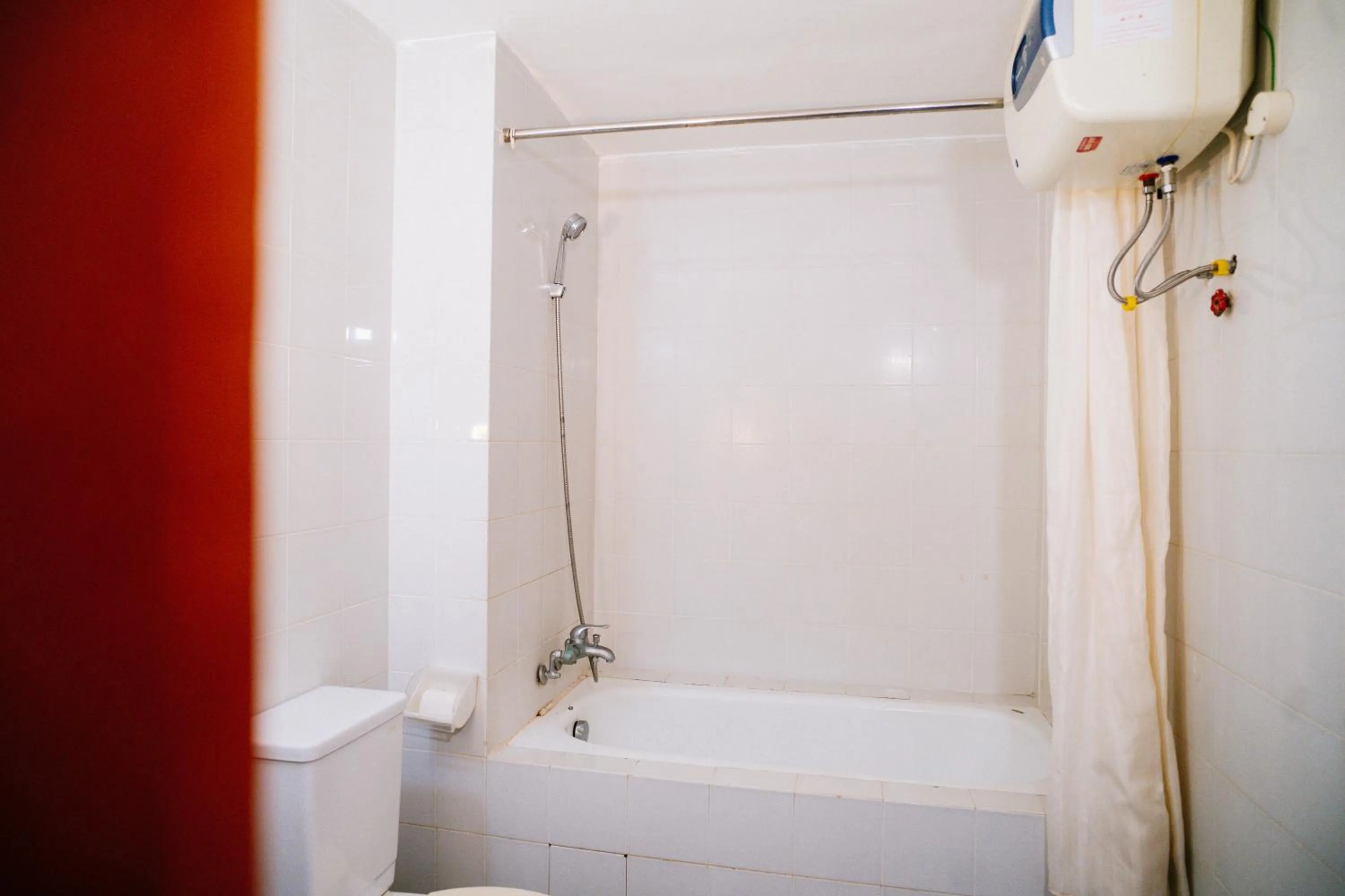 Bath in Mercury Hotel & Apartment