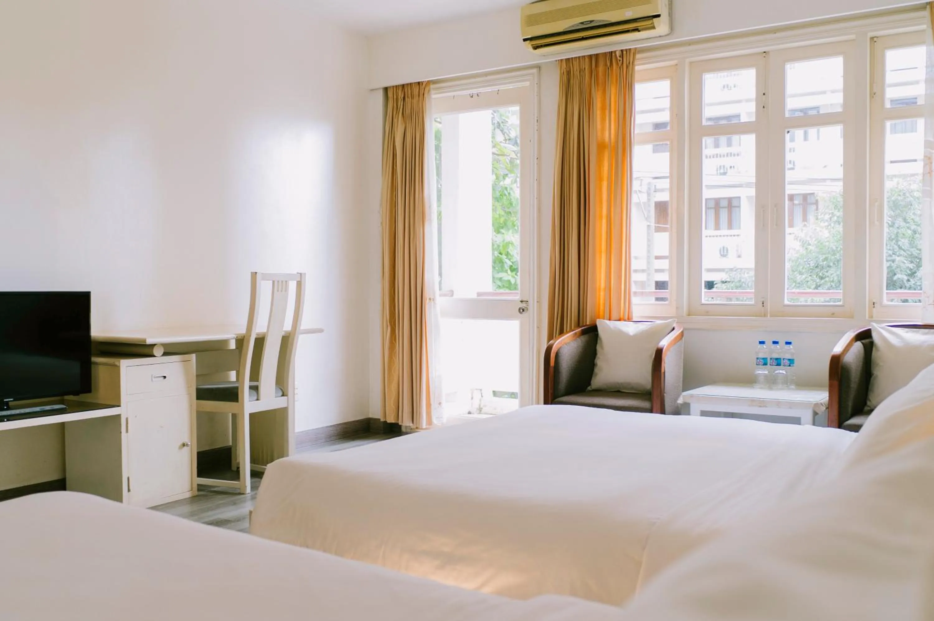 Photo of the whole room, Bed in Mercury Hotel & Apartment