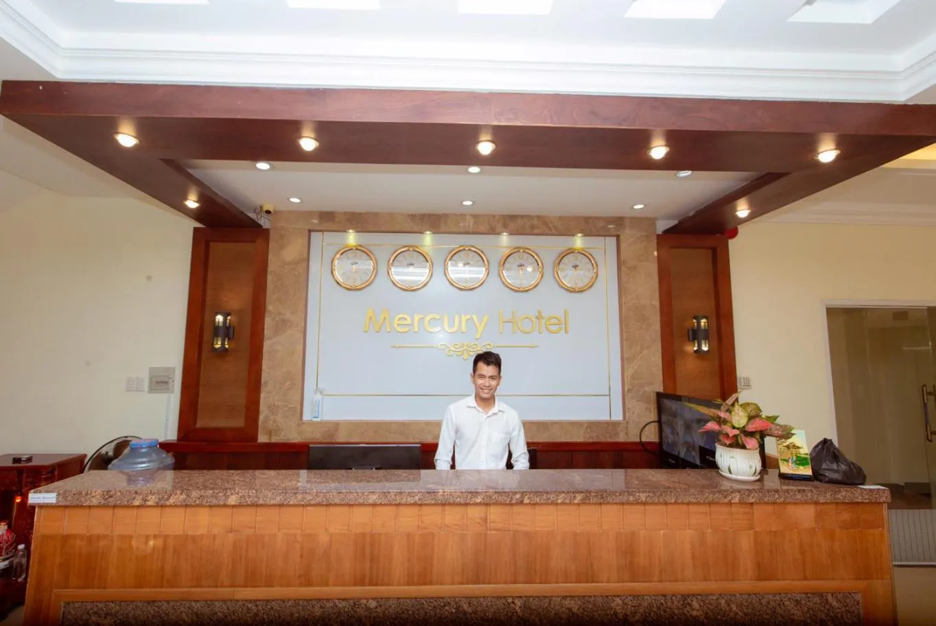 concierge in Mercury Hotel & Apartment