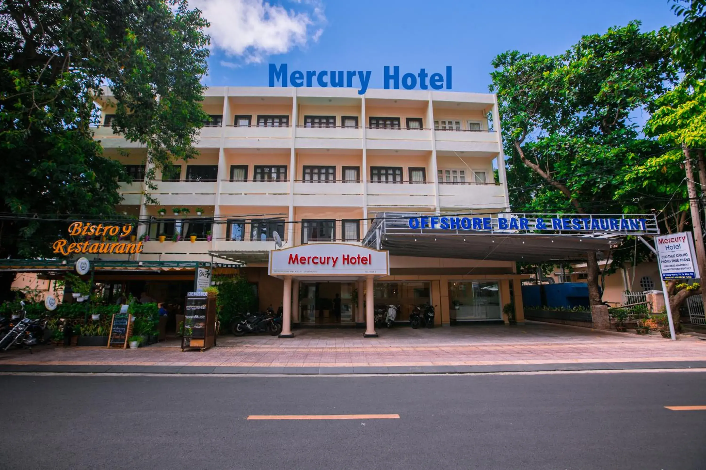 Property building in Mercury Hotel & Apartment Property building in Mercury Hotel & Apartment