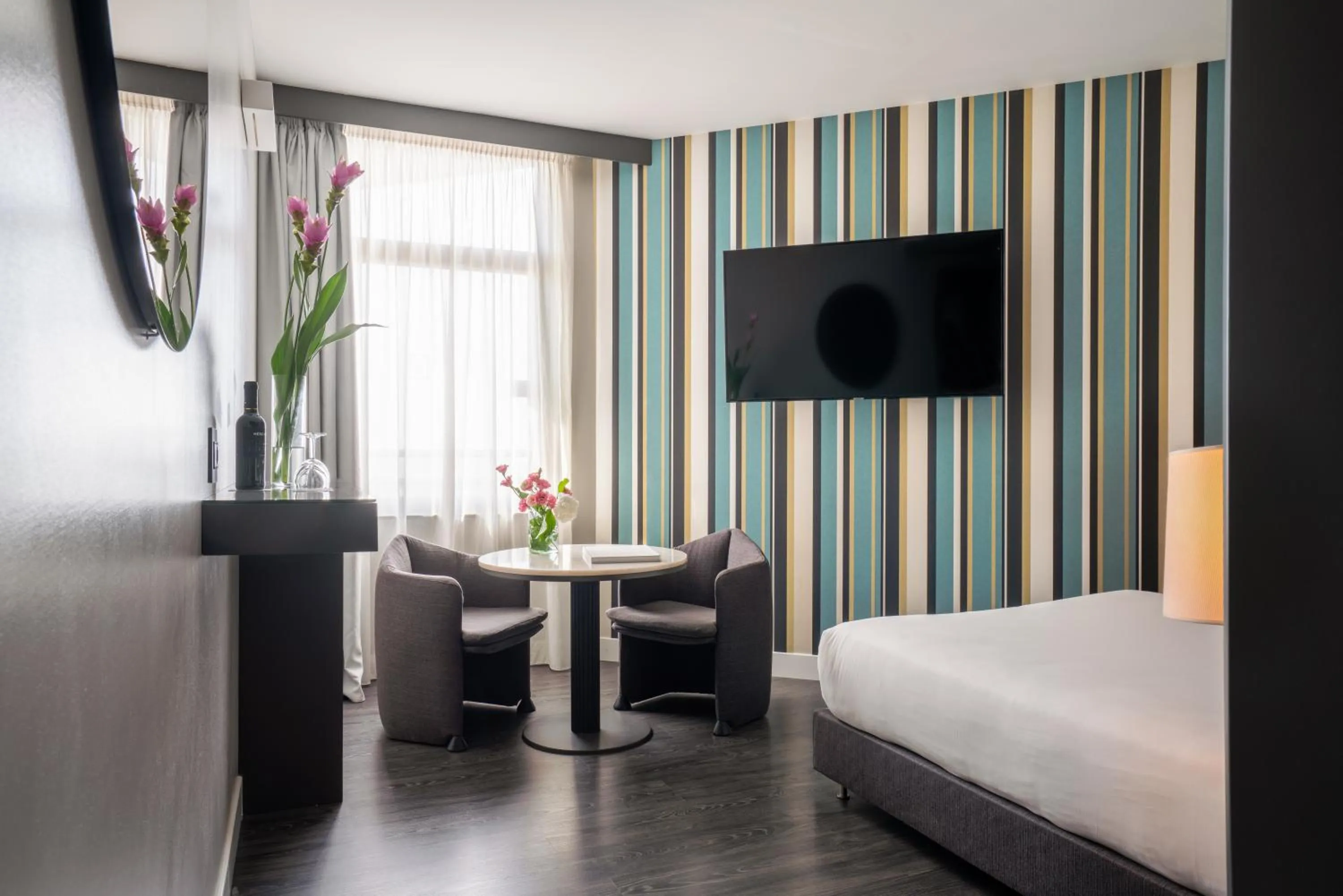 Photo of the whole room, Bed in The Nicolaus Hotel