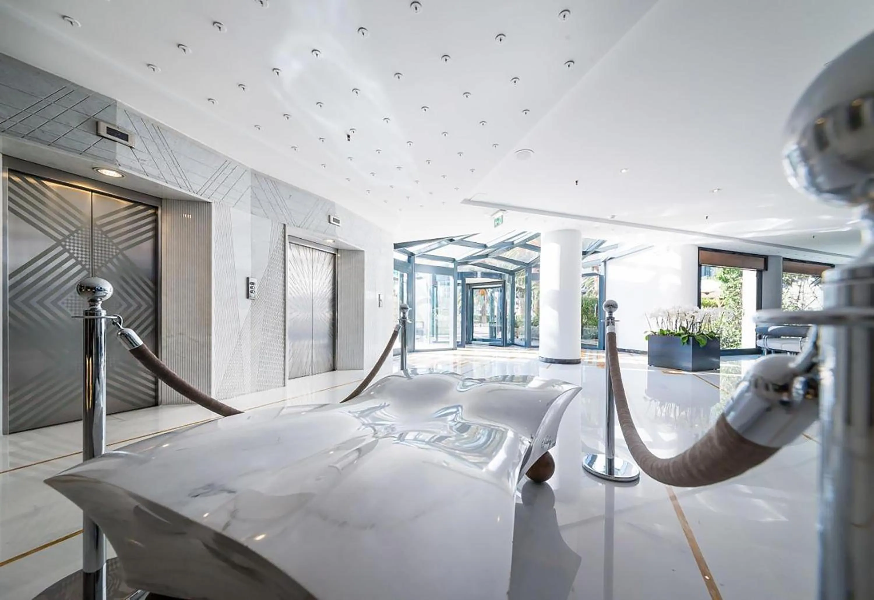 Lobby or reception, Bed in The Nicolaus Hotel