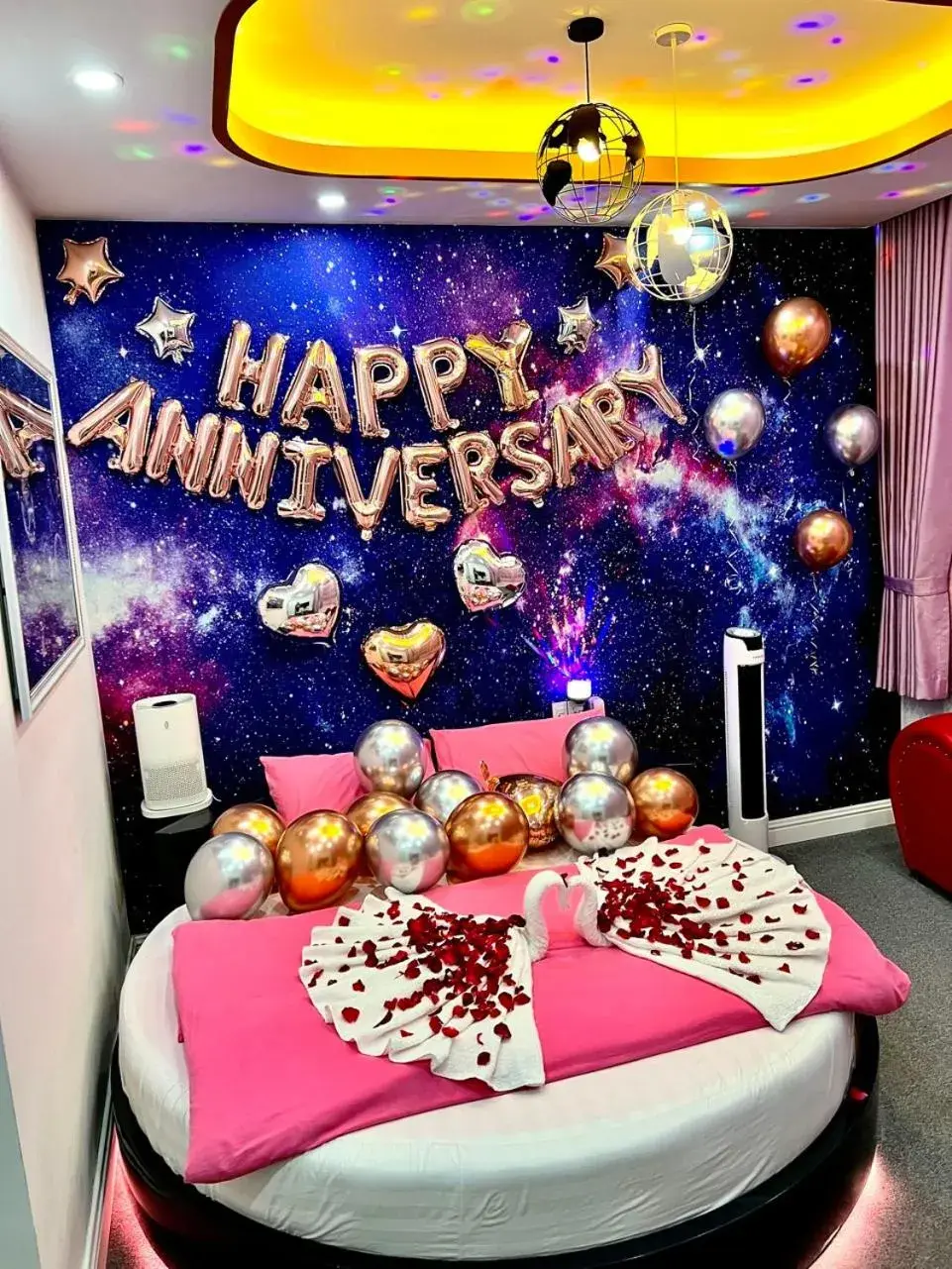 Quiet street view, Bed in Free Style Hotel Dalat Quiet street view, Bed in Free Style Hotel Dalat