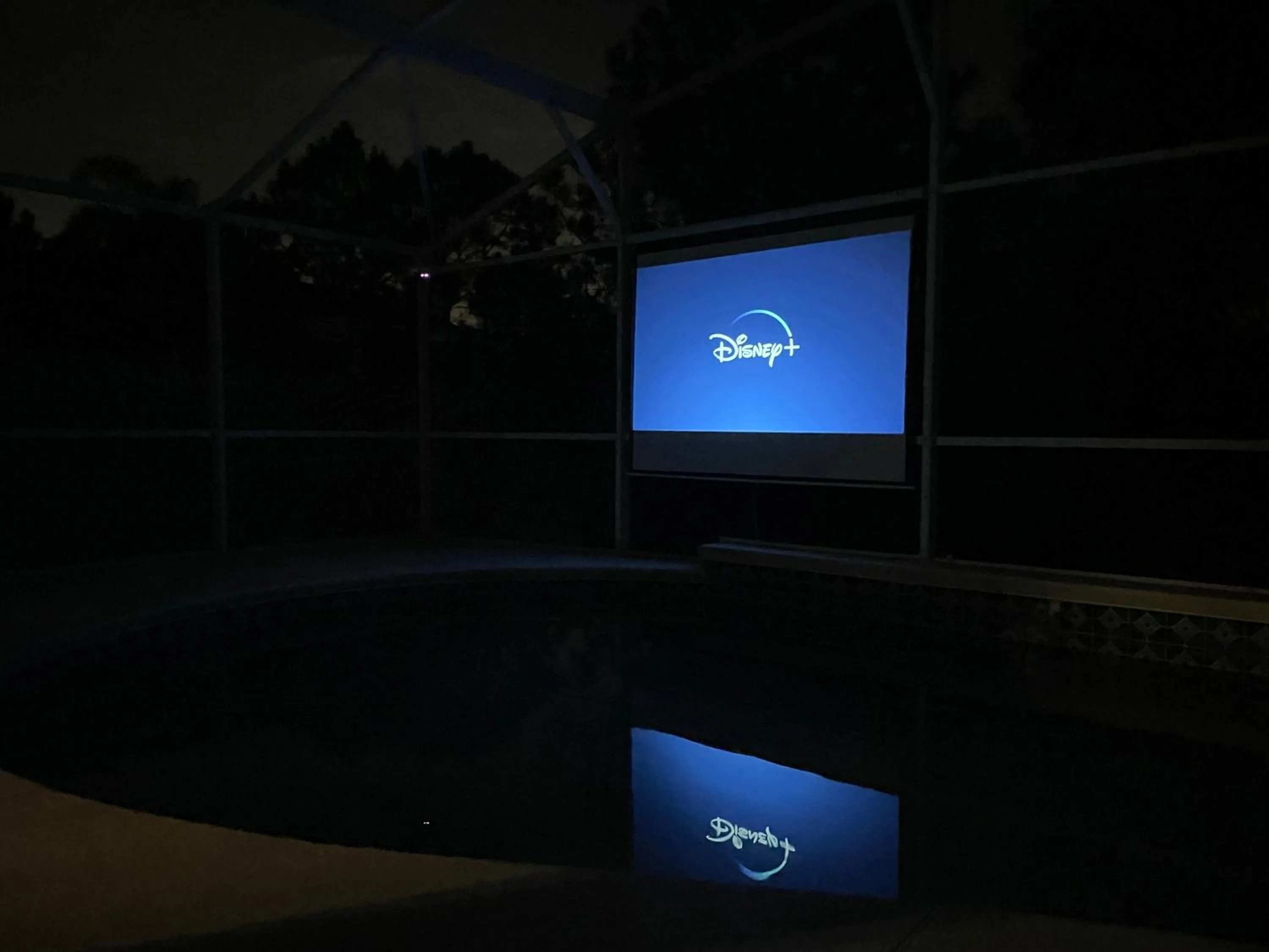 Swimming pool in 3 Bedroom Villa with Poolside Cinema and Games Room Close to theme Parks sleeps 6 plus 2